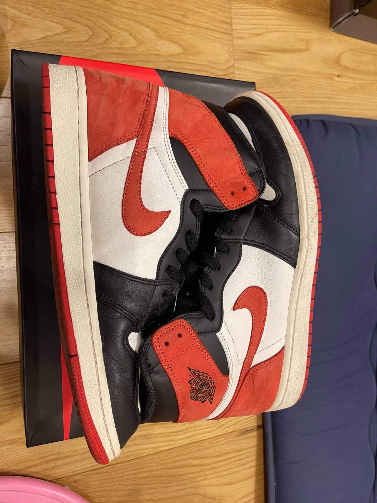NIKE AIR JORDAN 1 RETRO HIGH "TRACK RED"