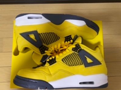 Nike Air Jordan 4 "Tour Yellow"