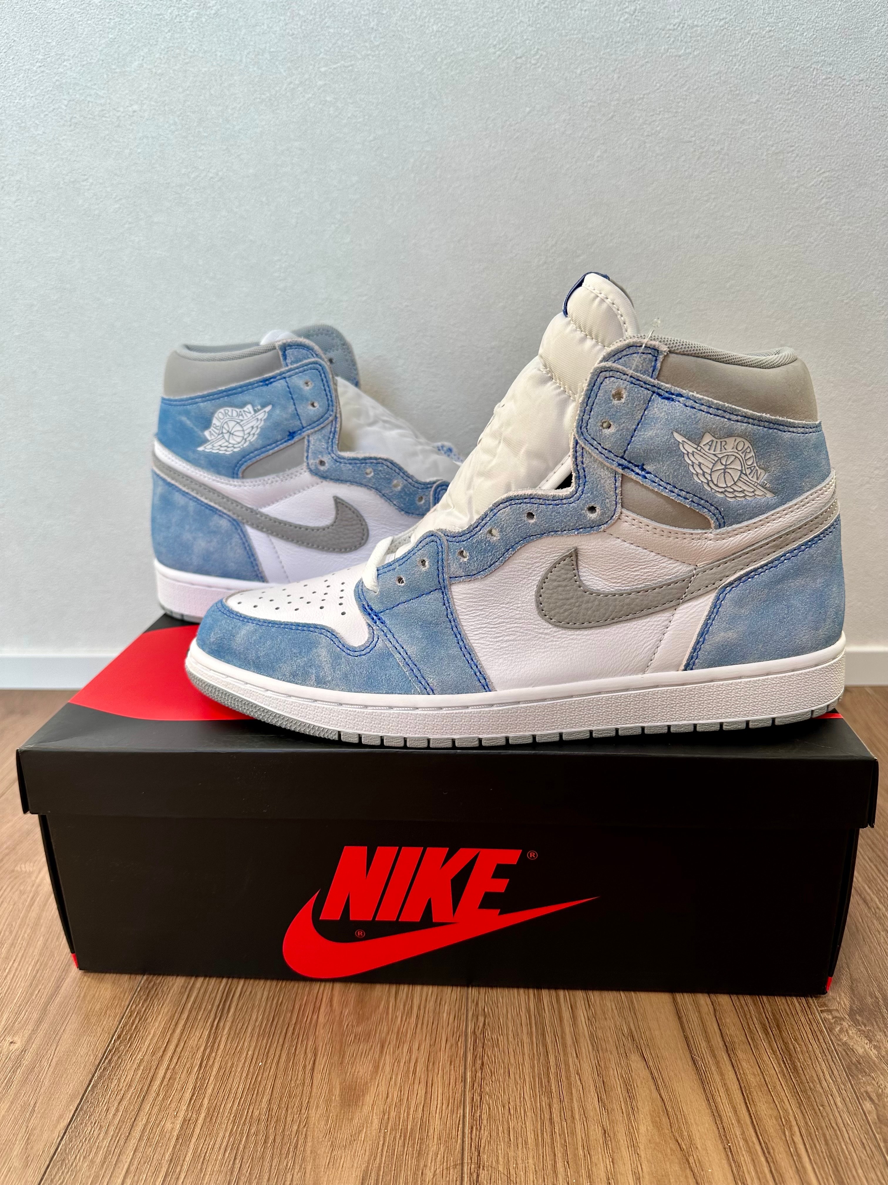 Nike Air Jordan 1 High OG "Hyper Royal"