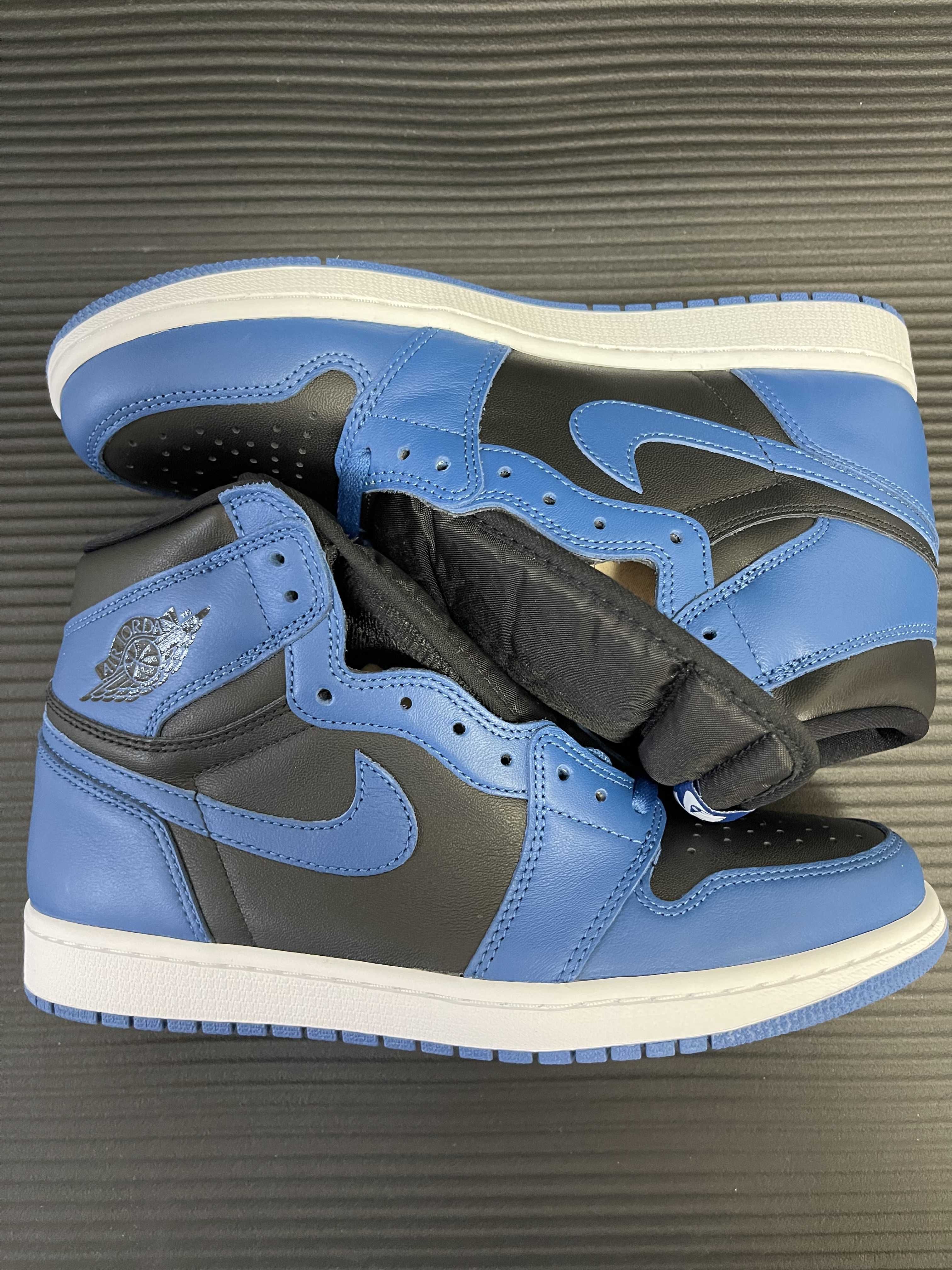 Nike Air Jordan 1 Retro High OG "Dark Marina Blue"