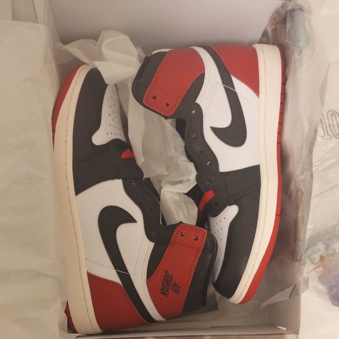 Nike Air Jordan 1 Retro High OG "Black Toe Reimagined"