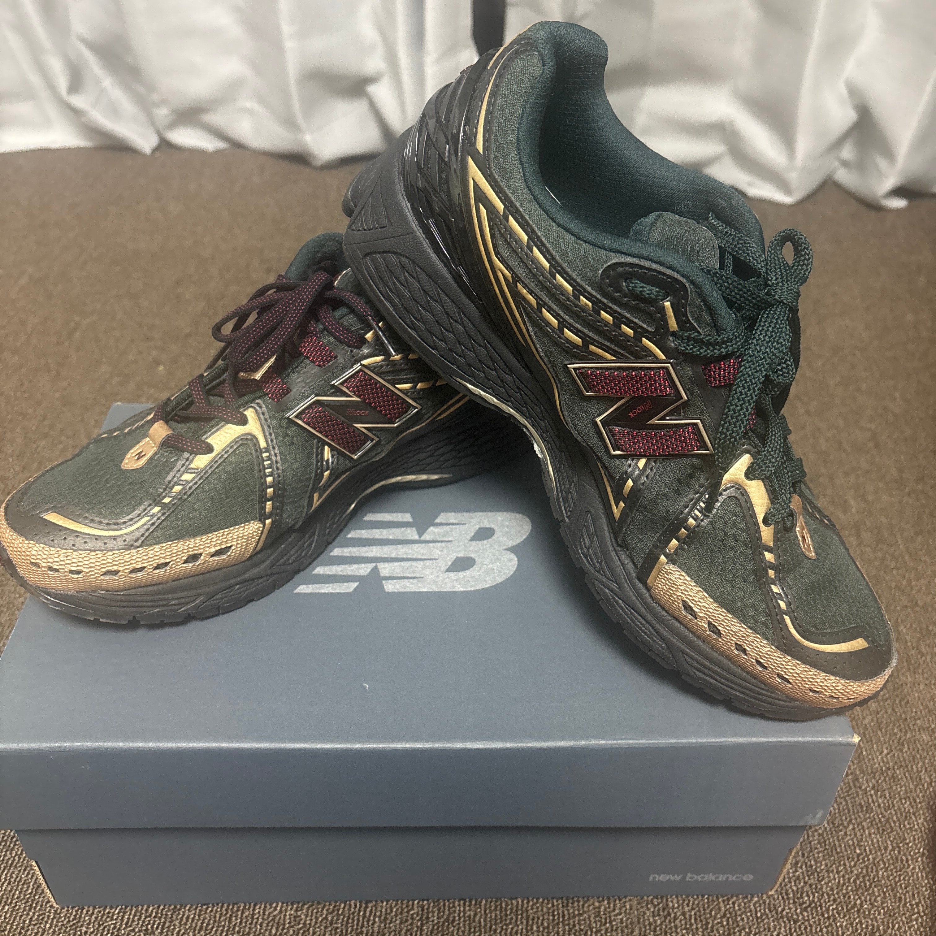 キス × ニューバランス 1906R "ブラック/グリーン" M1906RKS