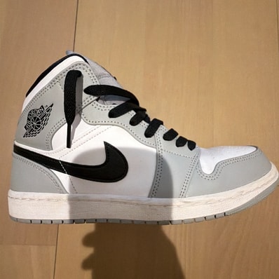 Nike Air Jordan 1 Mid "Light Smoke Grey/White/Black"