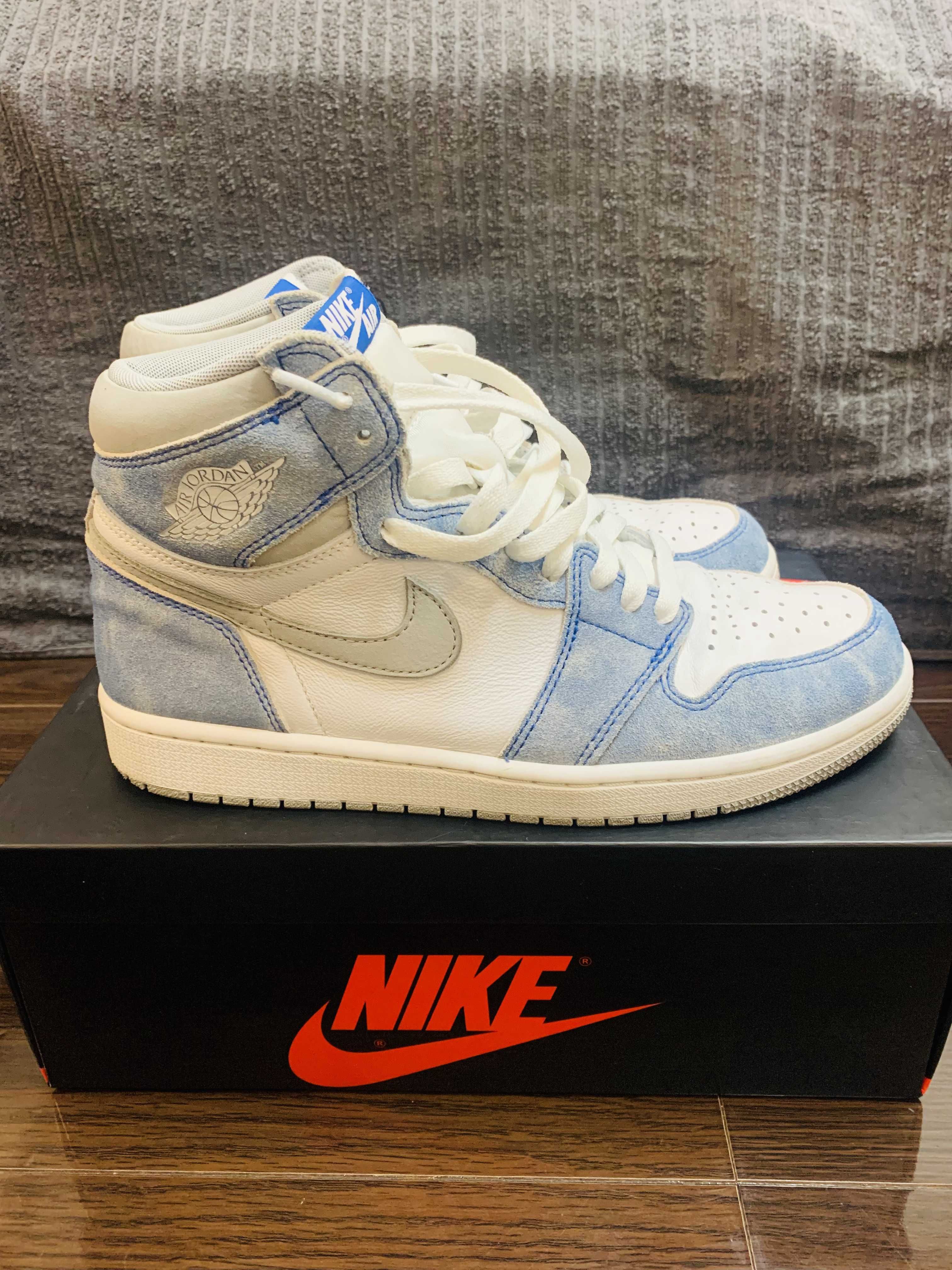 Nike Air Jordan 1 High OG "Hyper Royal"