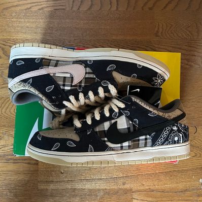Travis Scott × Nike SB Dunk Low "Black/Parachute Beige"