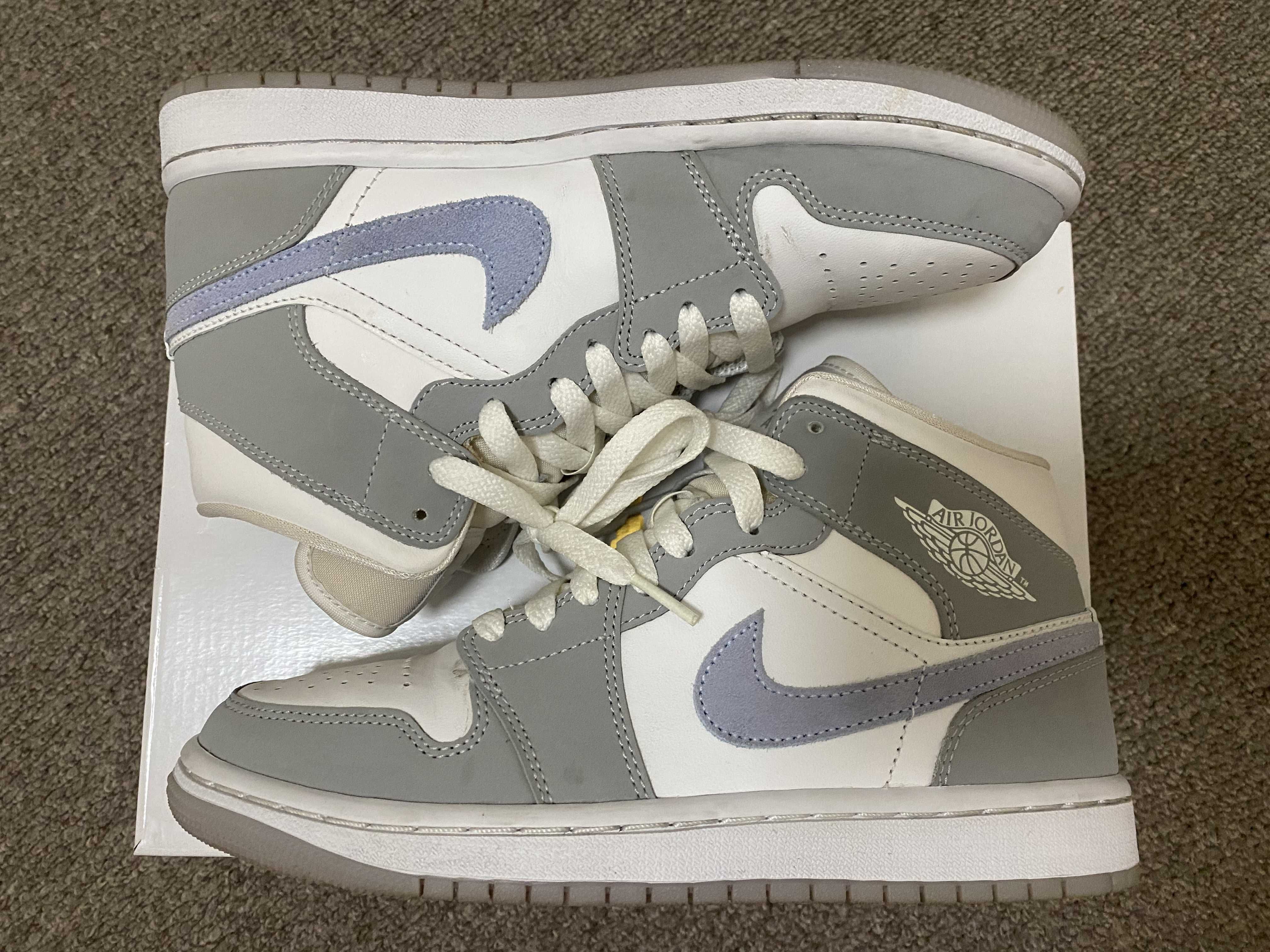 Nike Women's Air Jordan 1 Mid "Wolf Grey"