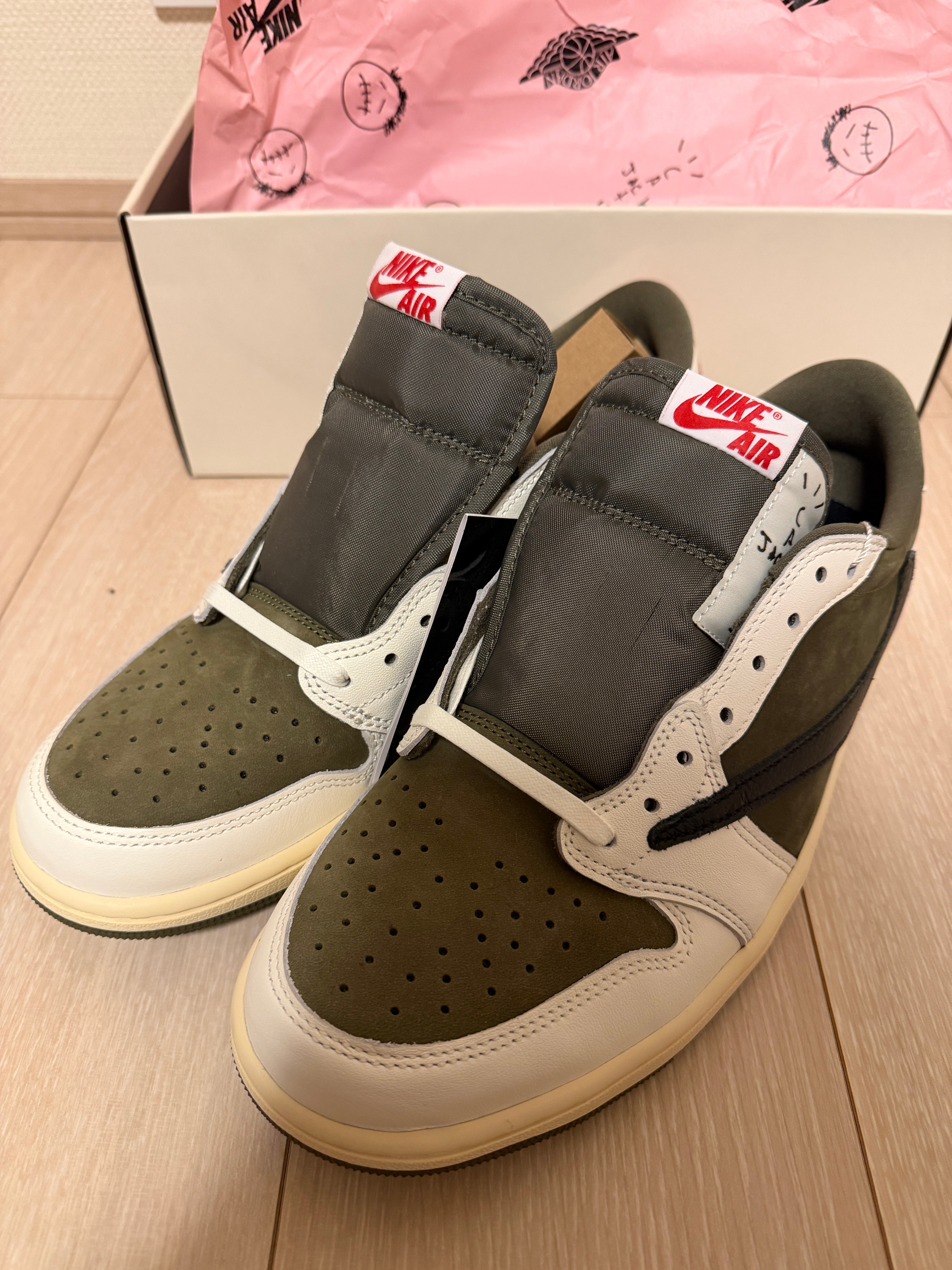 トラヴィススコット × ナイキ エアジョーダン1 ロー OG SP "リバースオリーブ"