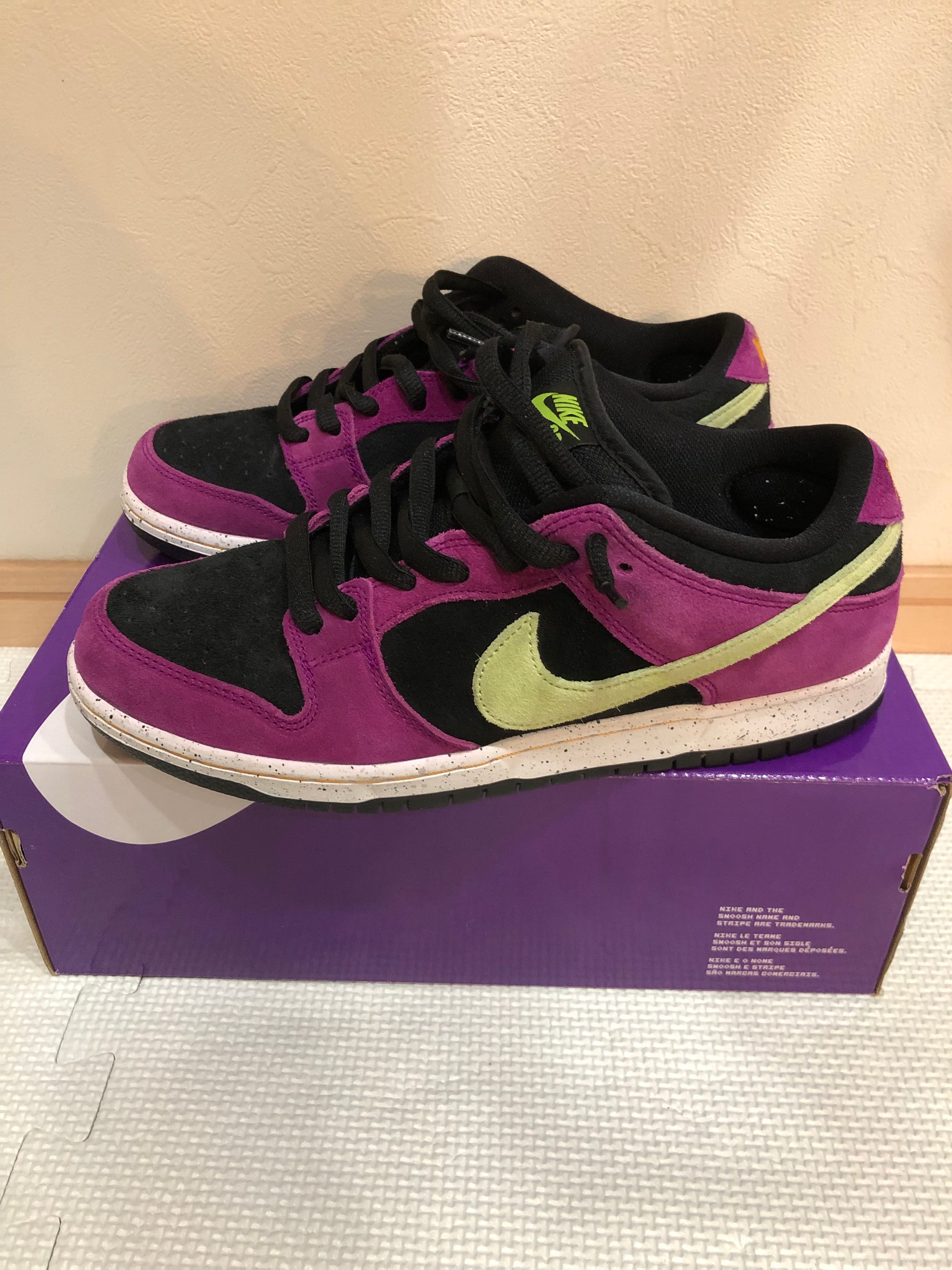 Nike SB Dunk Low "Red Plum"