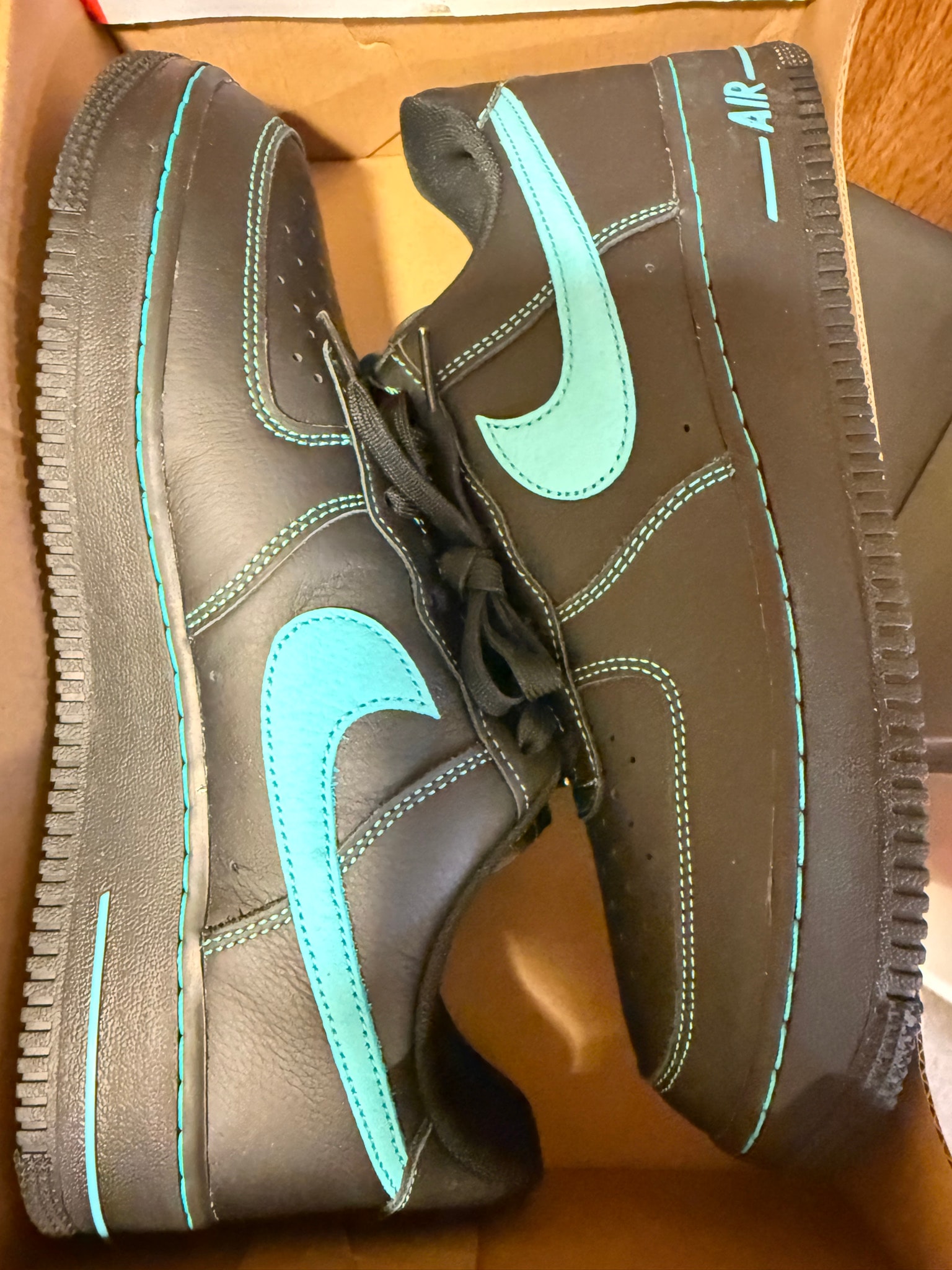 Nike Air Force 1 Low "Black Tiffany"