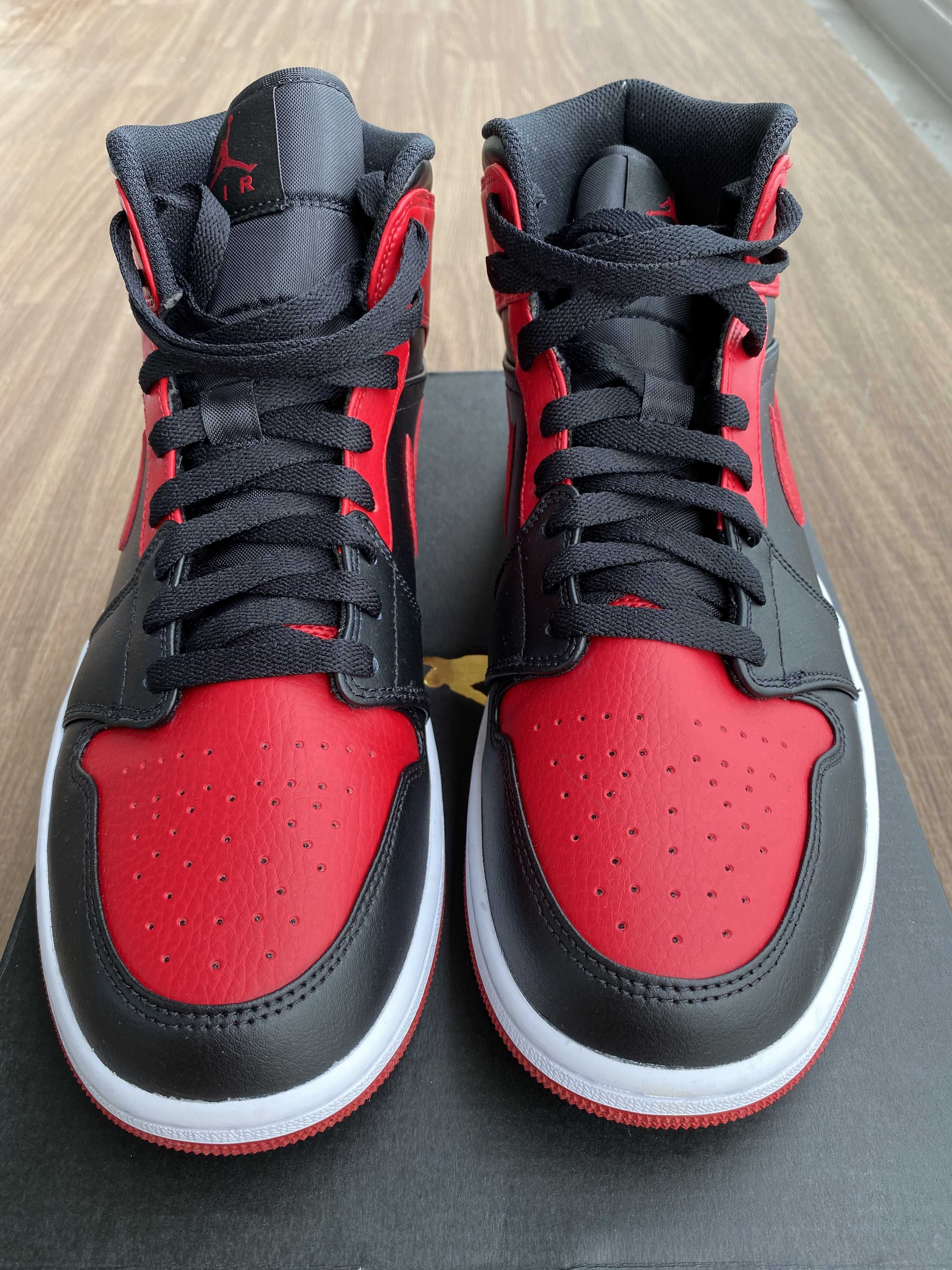 Nike Air Jordan 1 Mid "Bred"