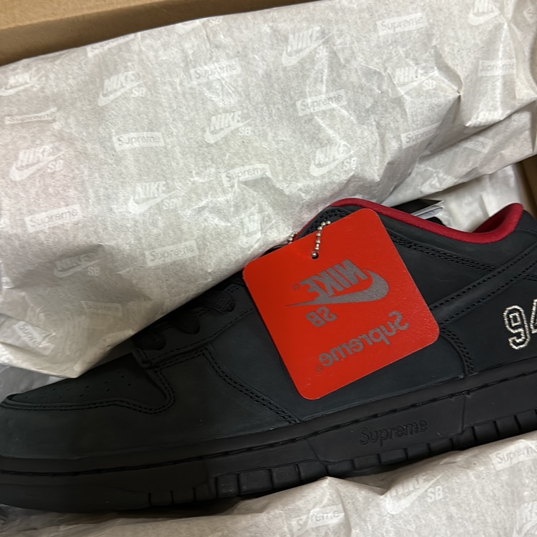Supreme × Nike SB Dunk Low "Black" (25FW Week2)