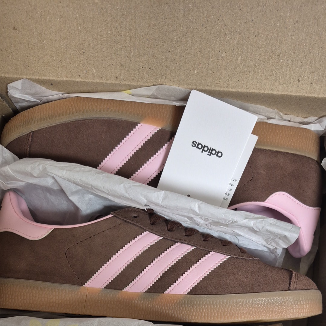 アディダスオリジナルス ガゼル "ブラウン/ピンク/ガム"