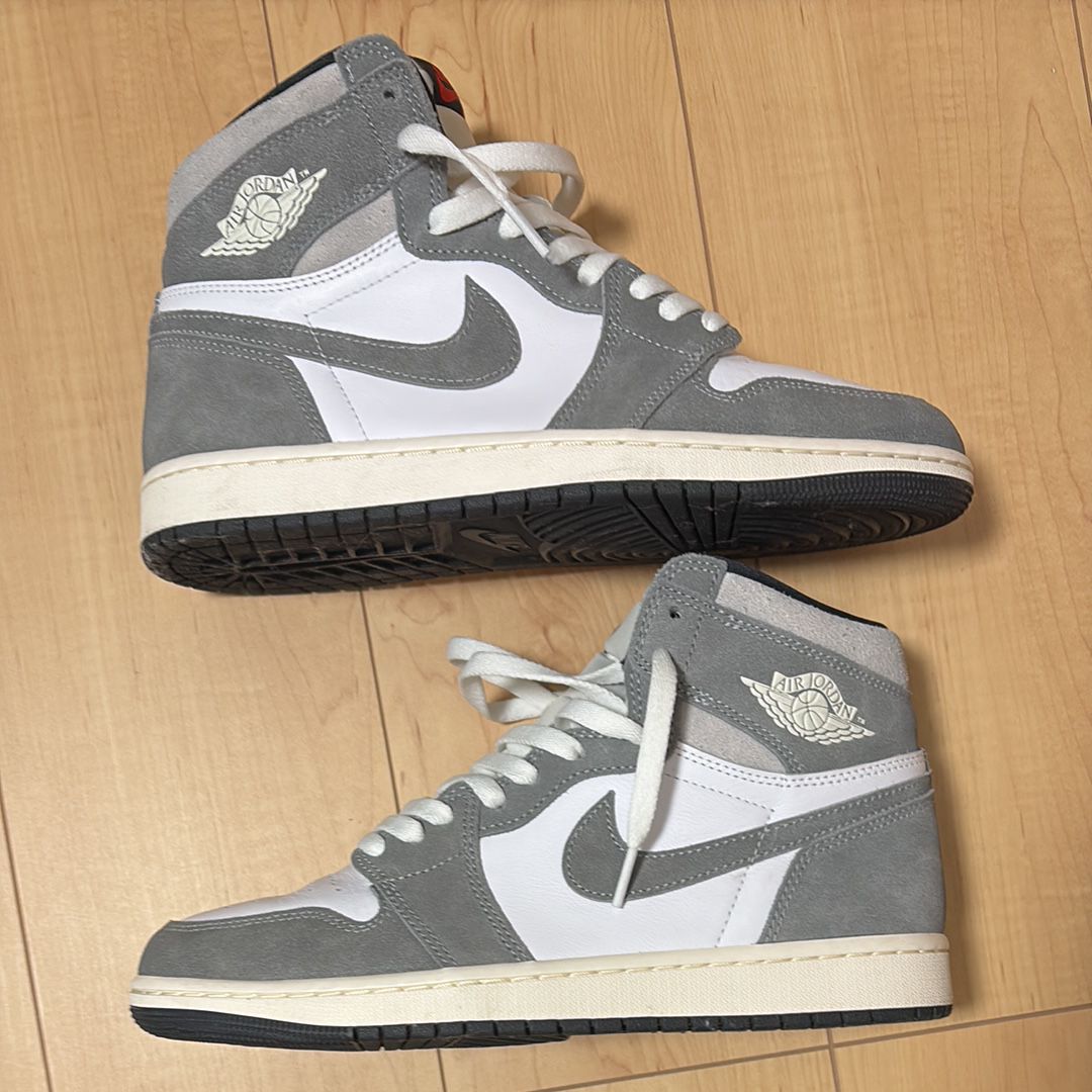 Nike Air Jordan 1 Retro High OG "Black and Smoke Grey"