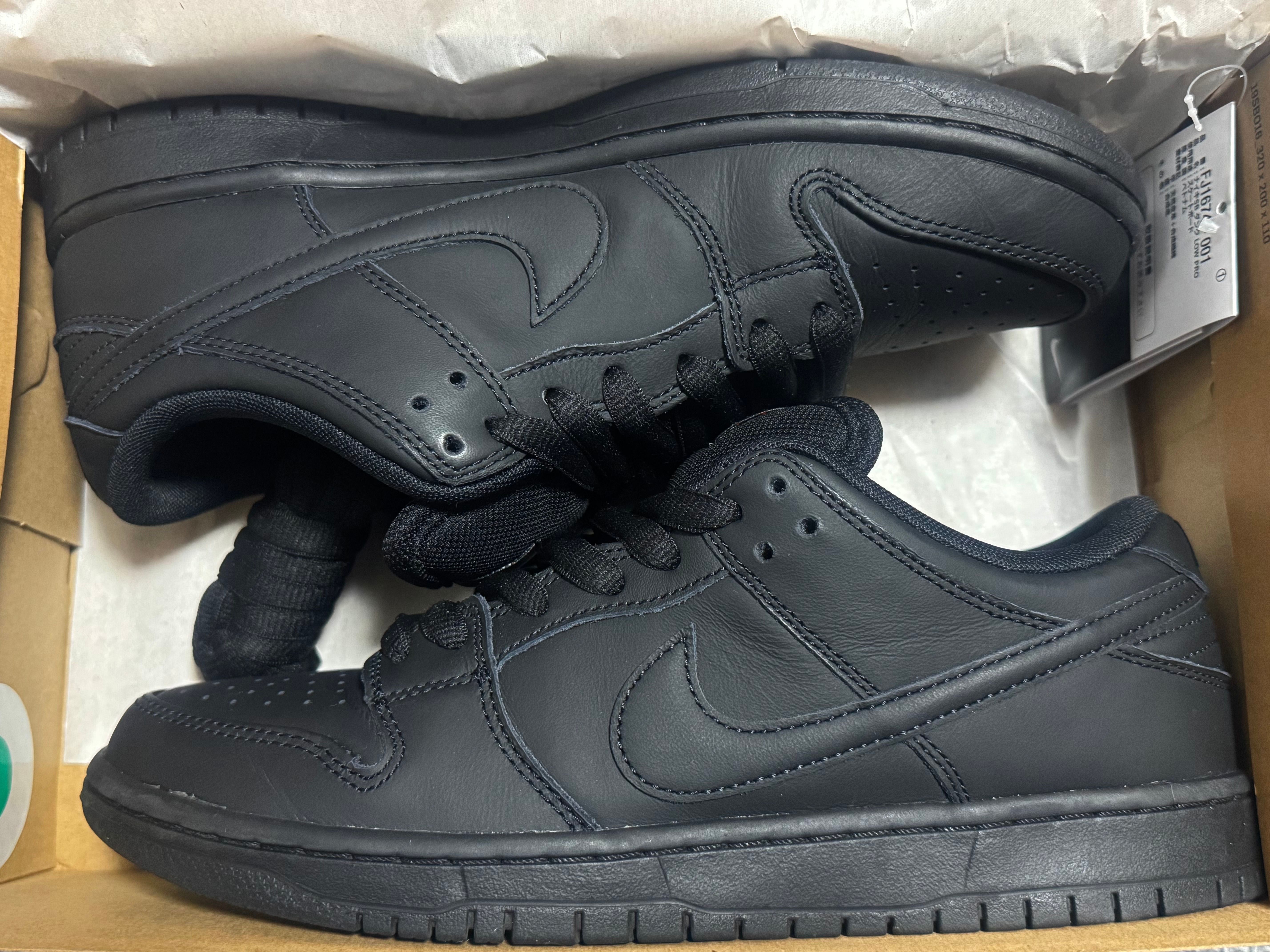 Nike SB Dunk Low Pro ISO "Triple Black"