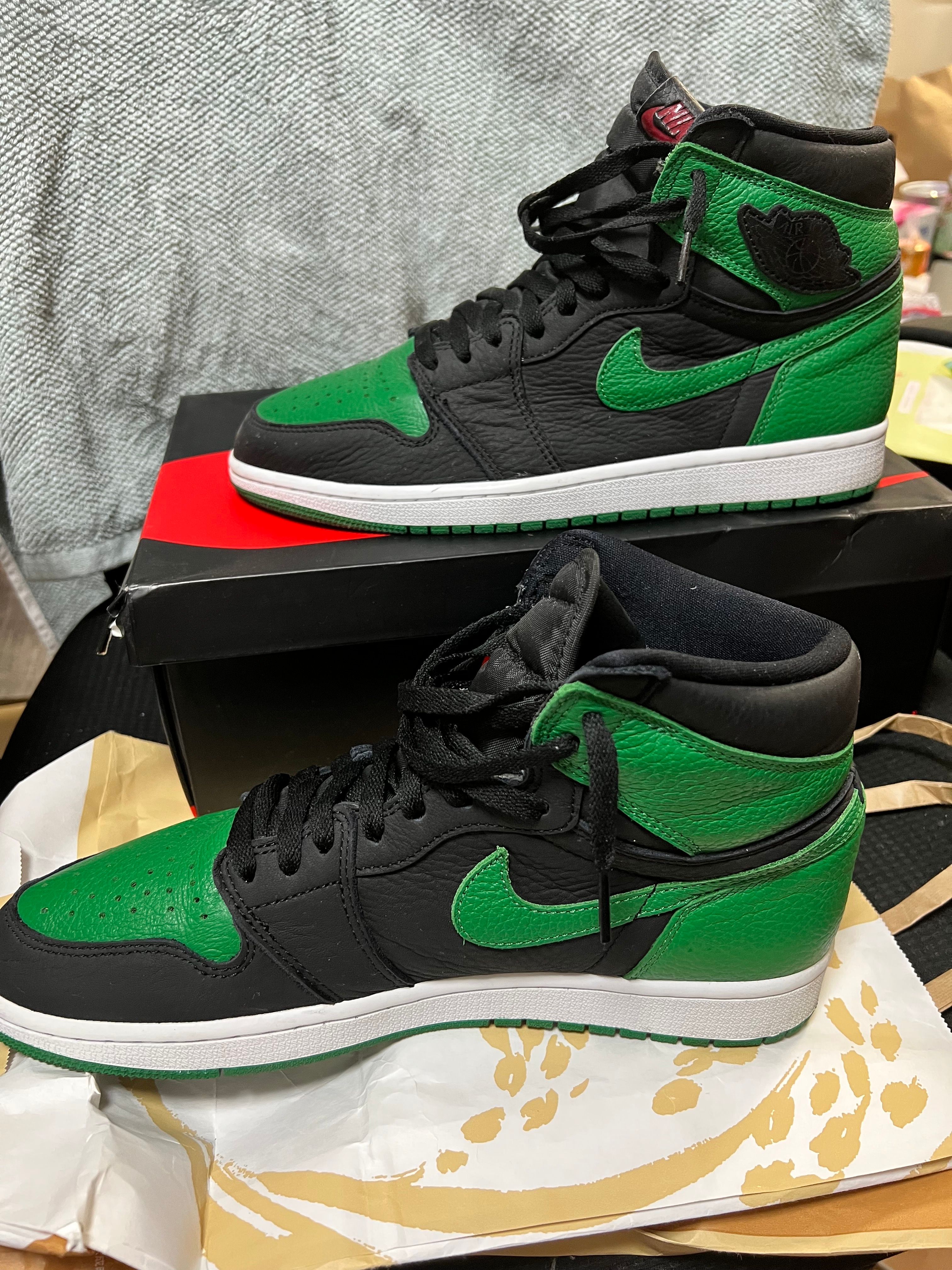 Nike Air Jordan 1 Retro High OG "Black/Pine Green" (2020)      