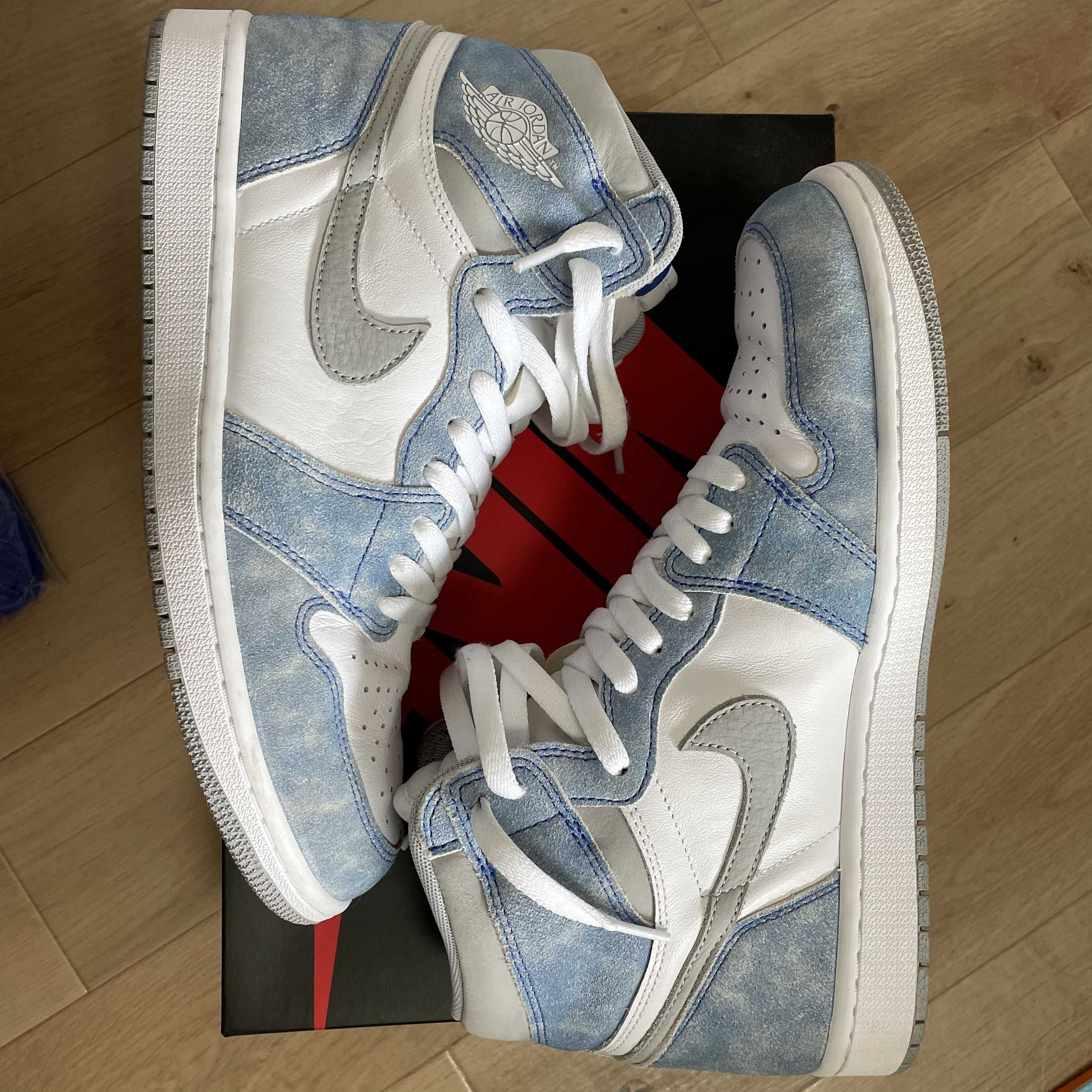 Nike Air Jordan 1 High OG "Hyper Royal"