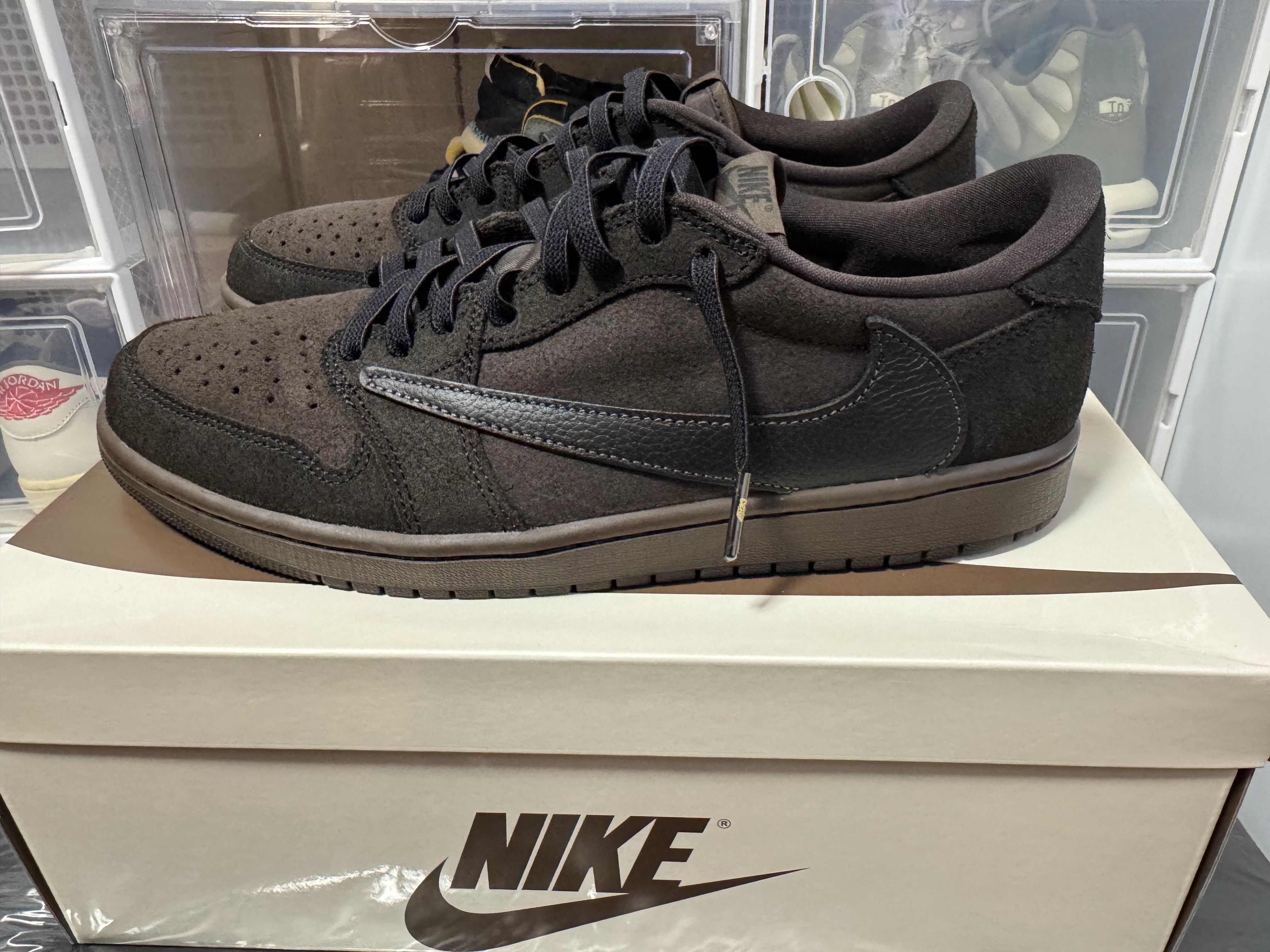 Travis Scott × Nike Air Jordan 1 Low OG SP "Velvet Brown and Dark Mocha"