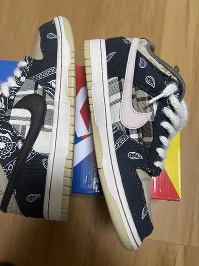 Travis Scott × Nike SB Dunk Low "Black/Parachute Beige"