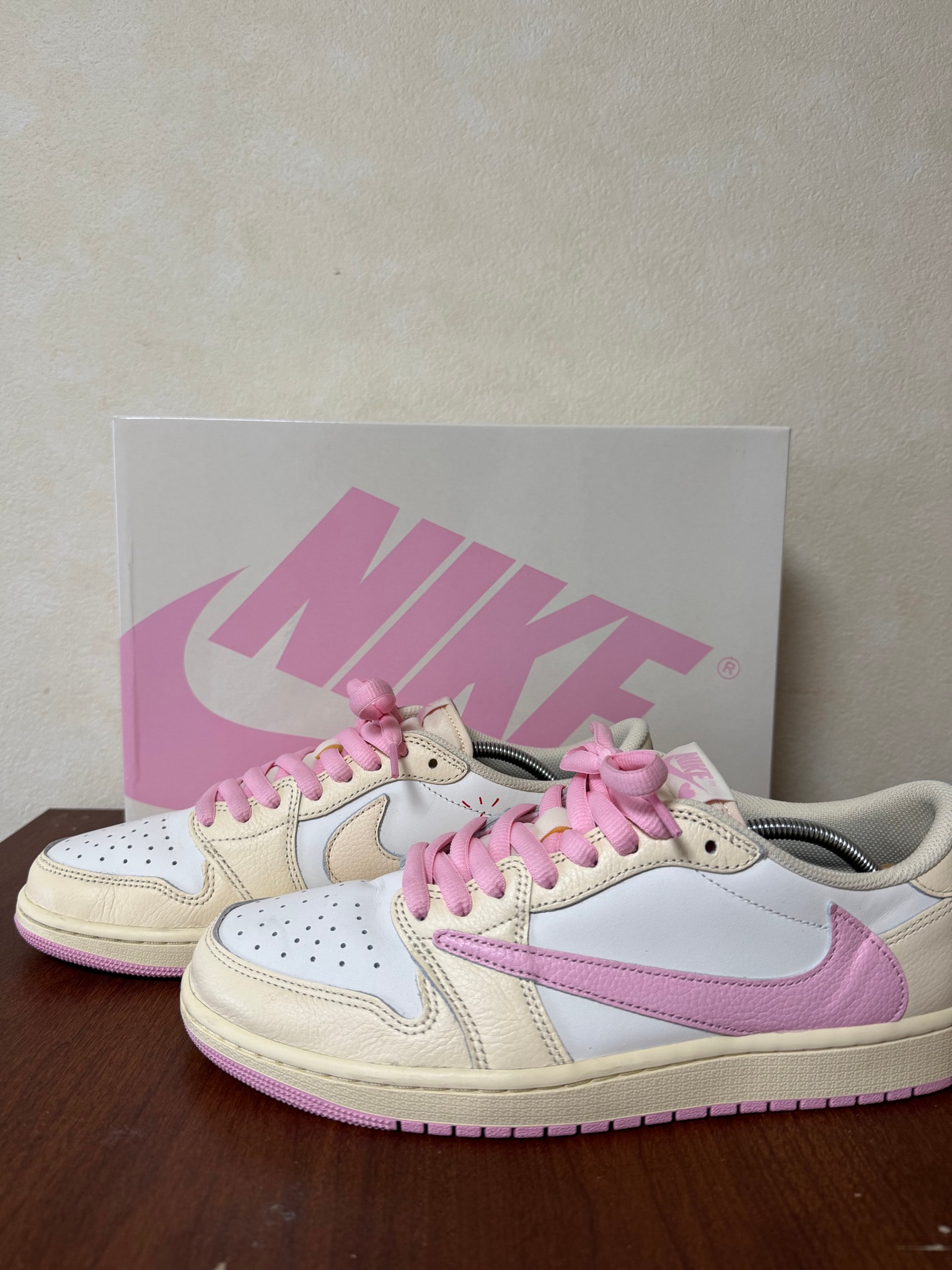 Travis Scott × Nike Air Jordan 1 Retro Low OG "Muslin/Shy Pink"