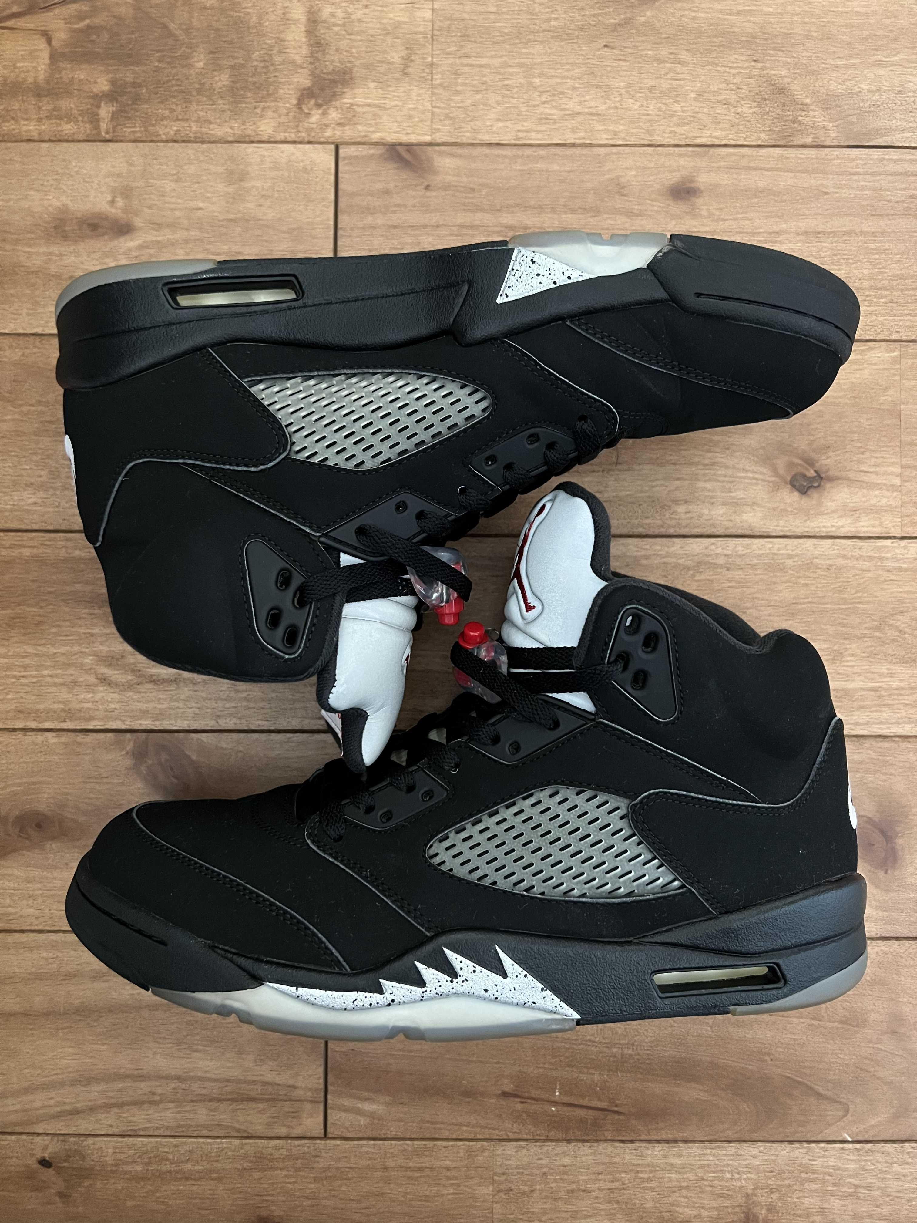Nike Air Jordan 5 Retro OG "Black/Fire Red/Metallic Silver/White" (2016)