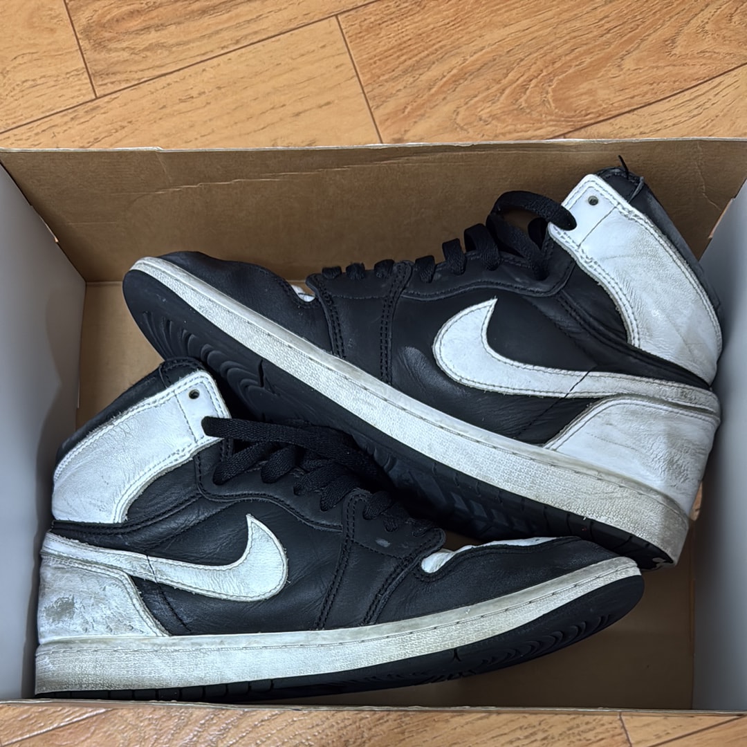 Nike Air Jordan 1 Retro High OG "Black/White"