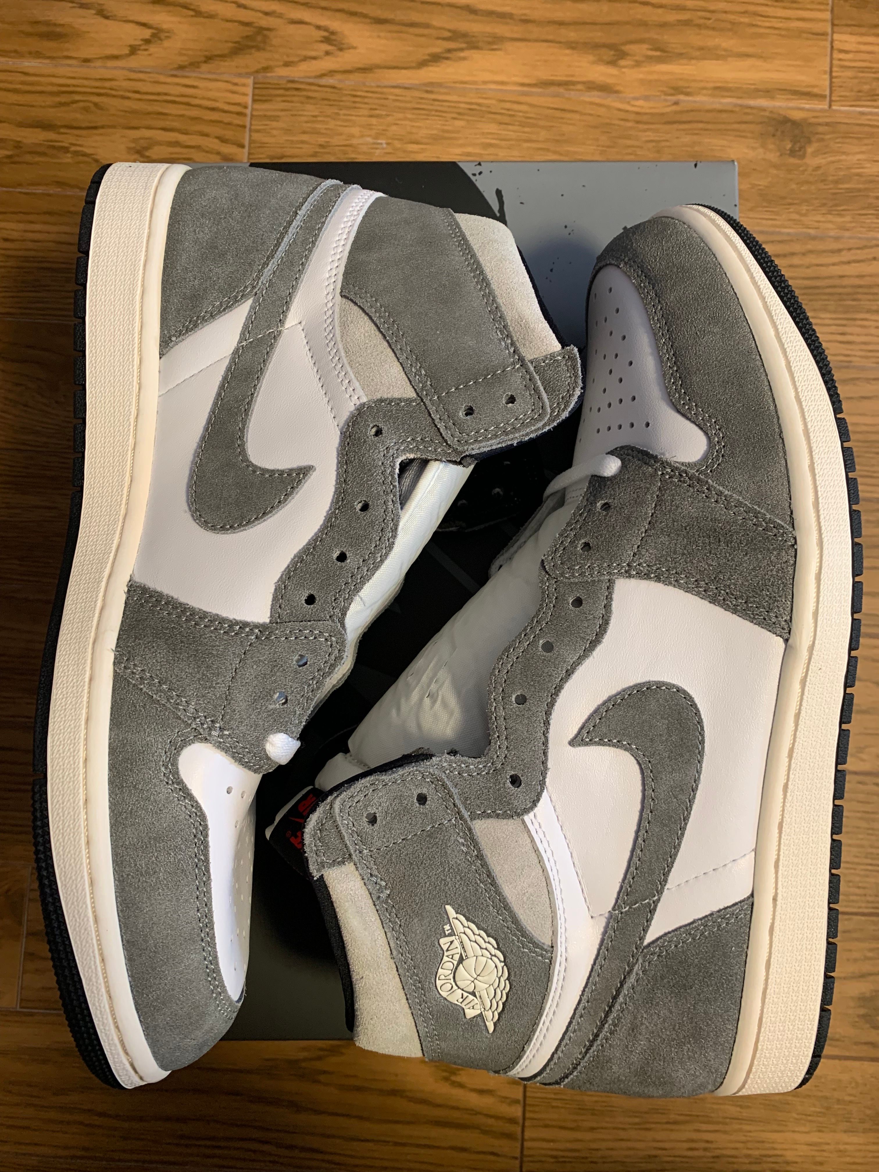 Nike Air Jordan 1 Retro High OG "Black and Smoke Grey"