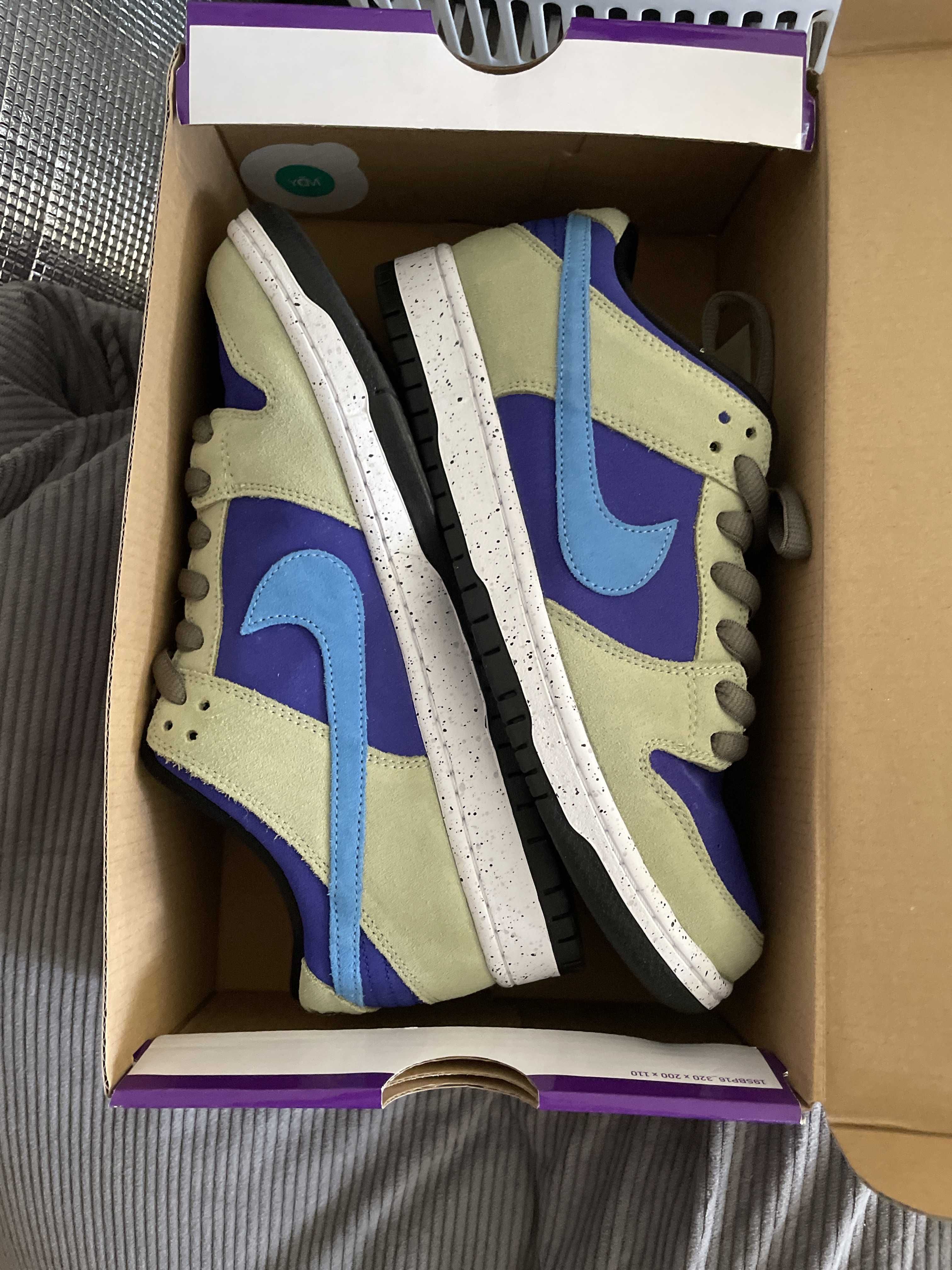 Nike SB Dunk Low "Celadon"