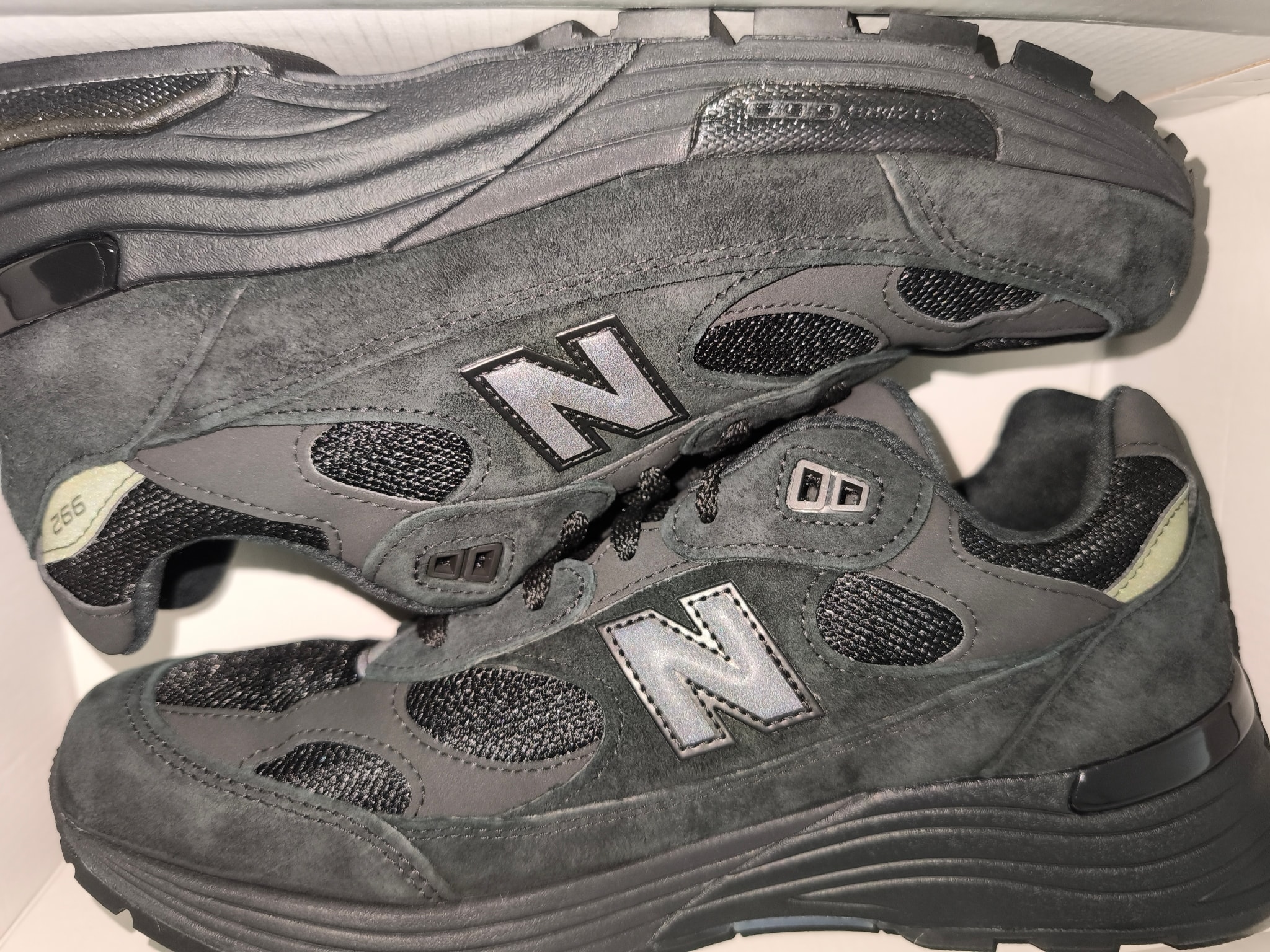 New Balance 992 "Triple Black" (2025/2026)