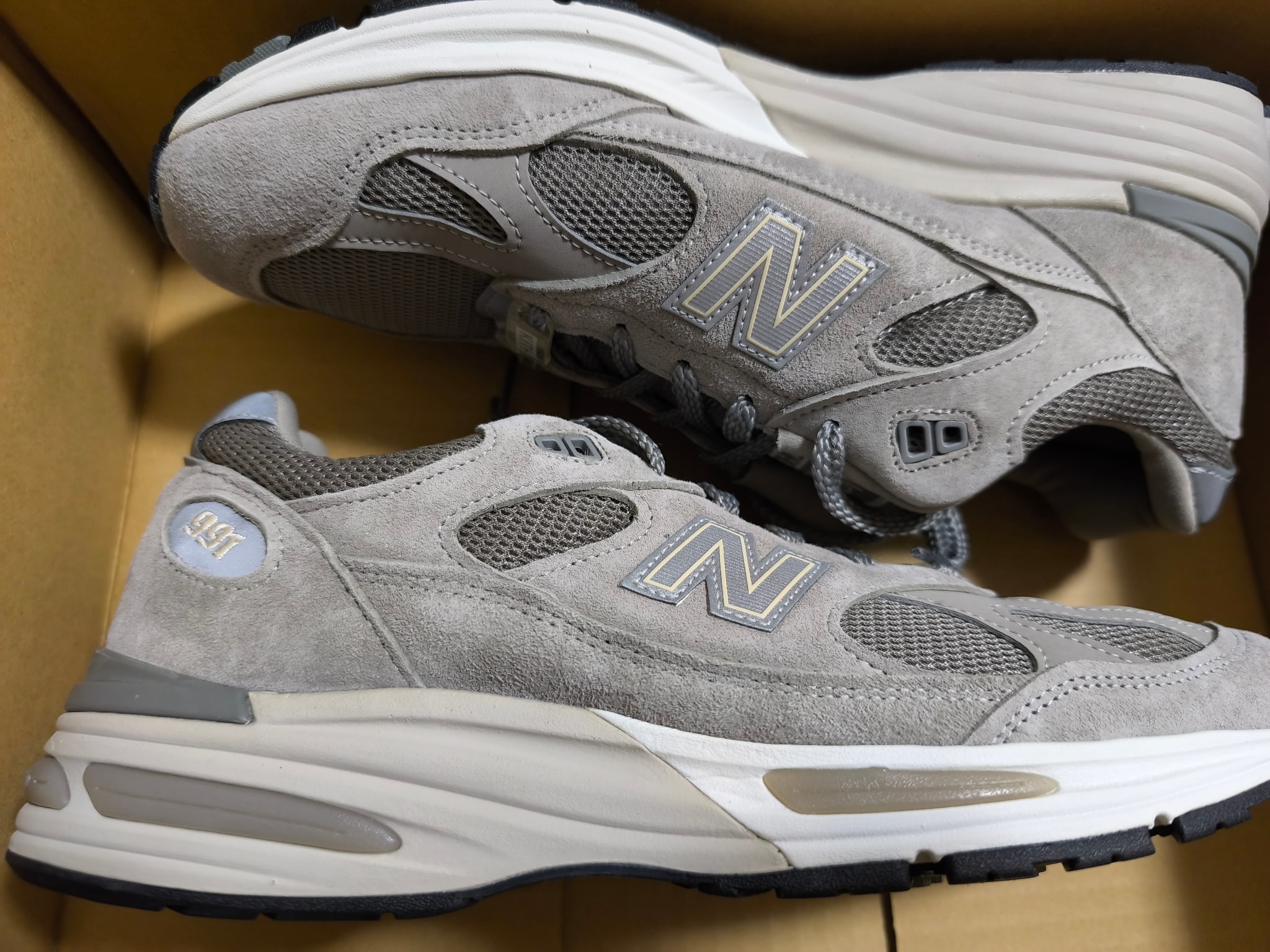 KITH 101 × New Balance 991V2 "Moonrock"