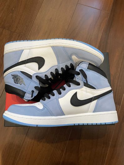 Nike Air Jordan 1 High OG "University Blue"