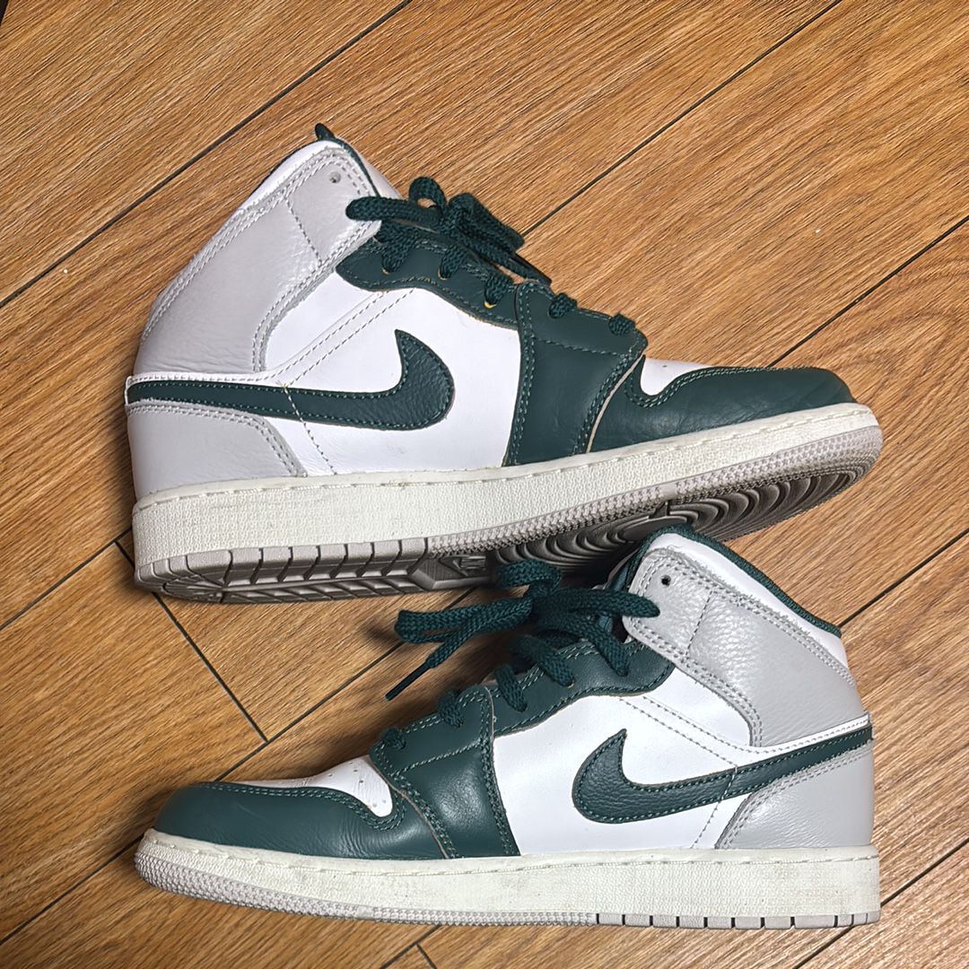 Nike Air Jordan 1 Mid "Oxidized Green"