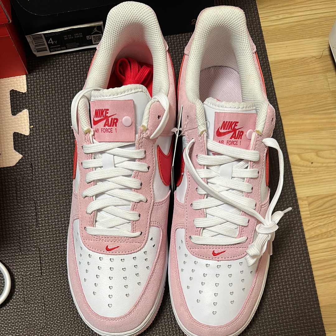 ナイキ エアフォース1 ロー '07 "バレンタインデー"