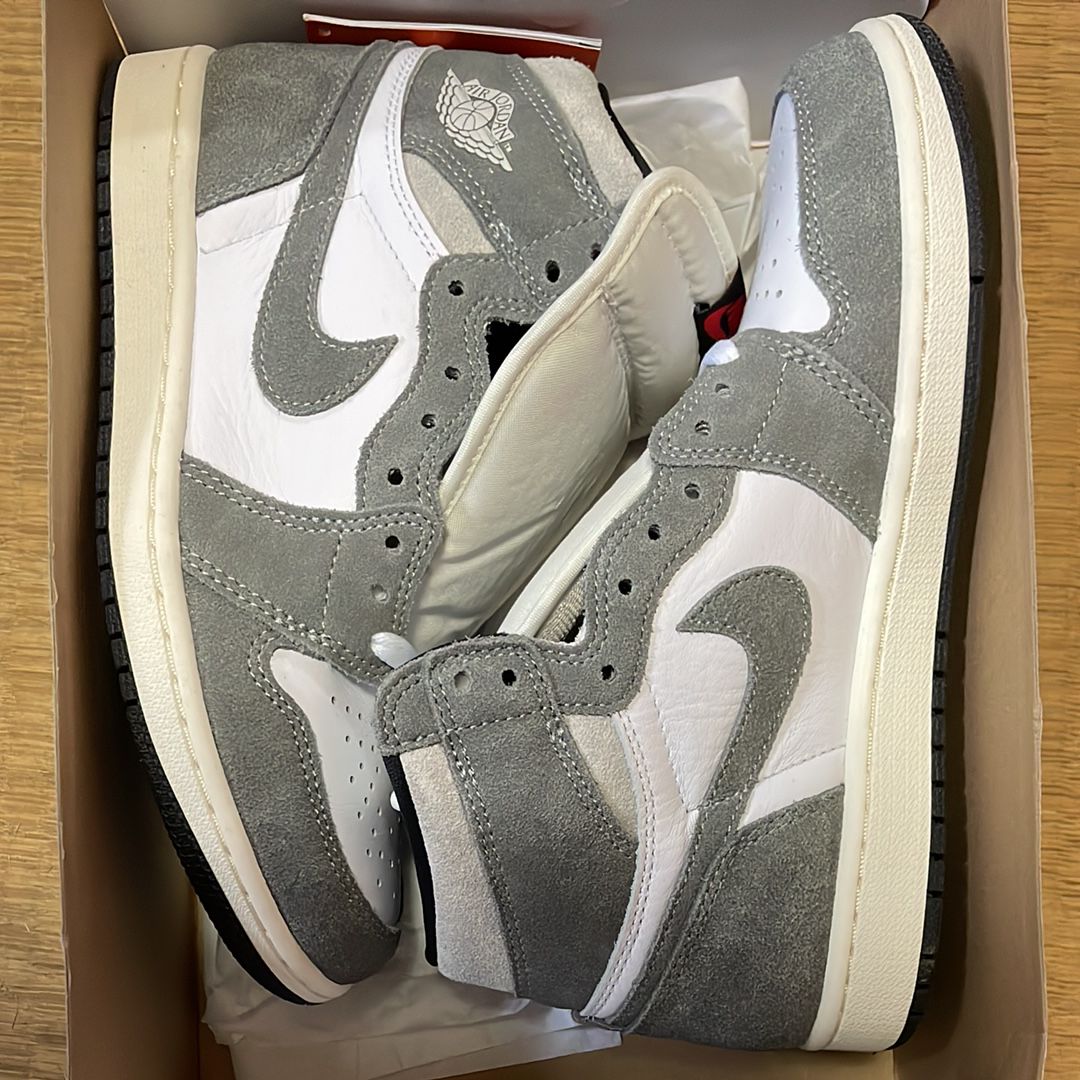 Nike Air Jordan 1 Retro High OG "Black and Smoke Grey"