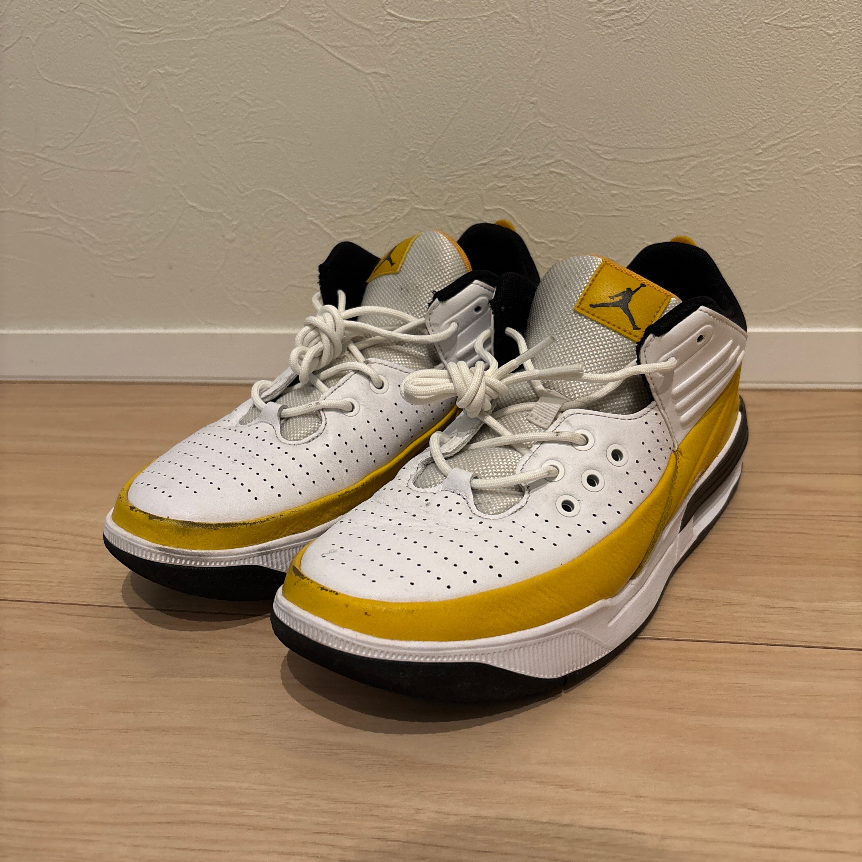 Nike Air Jordan Max Aura 5 "Yellow Ochre/Black/White"