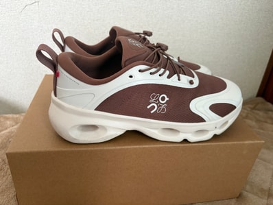 LOEWE × On Cloudsolo "Taupe/Eggshell"