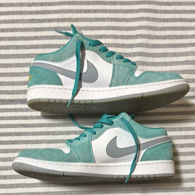 Nike Air Jordan 1 Low SE "New Emerald"