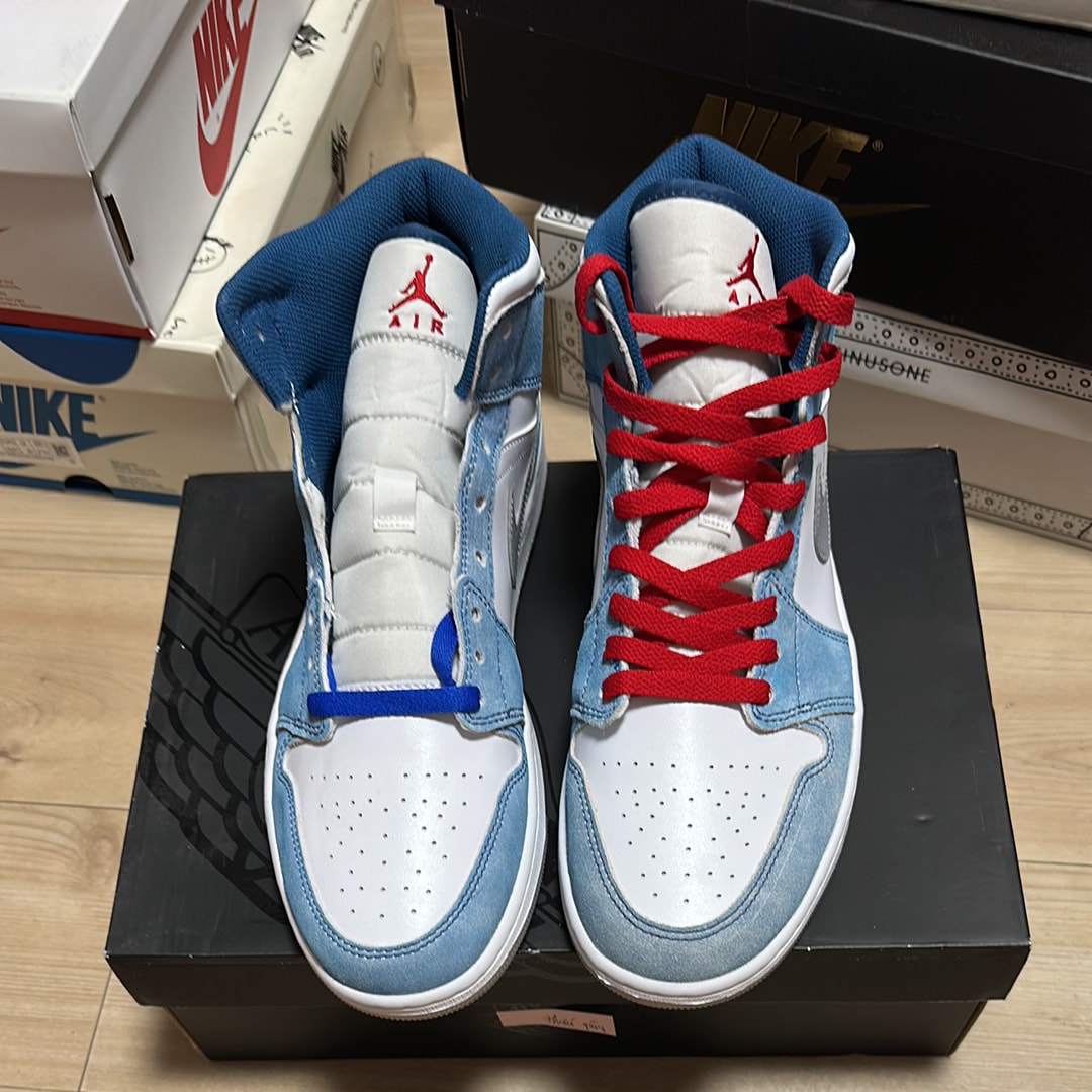 Nike Air Jordan 1 Mid SE "White/Hyper Royal/Red"
