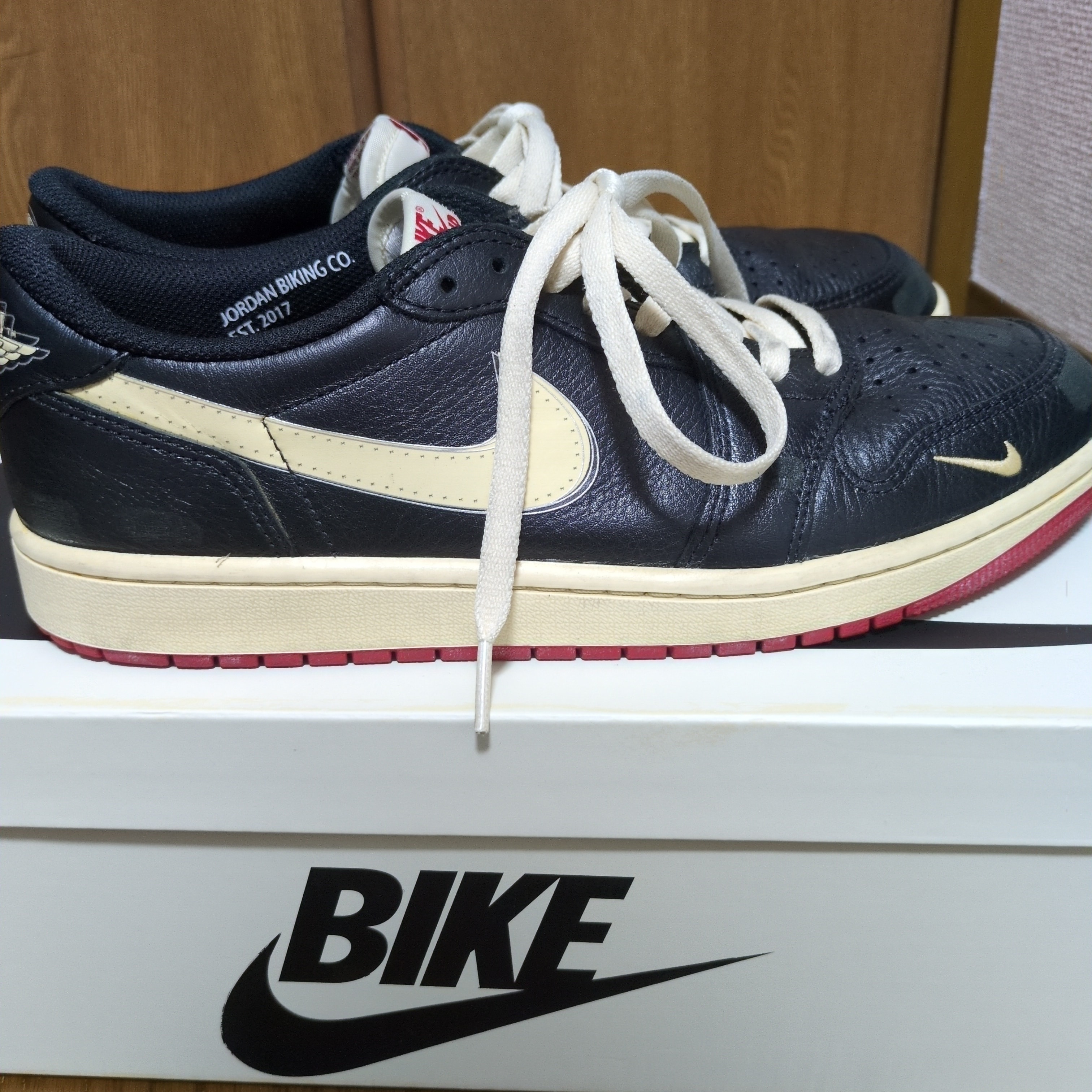 ナイジェルシルベスター × ナイキ エアジョーダン1 レトロ ロー OG 