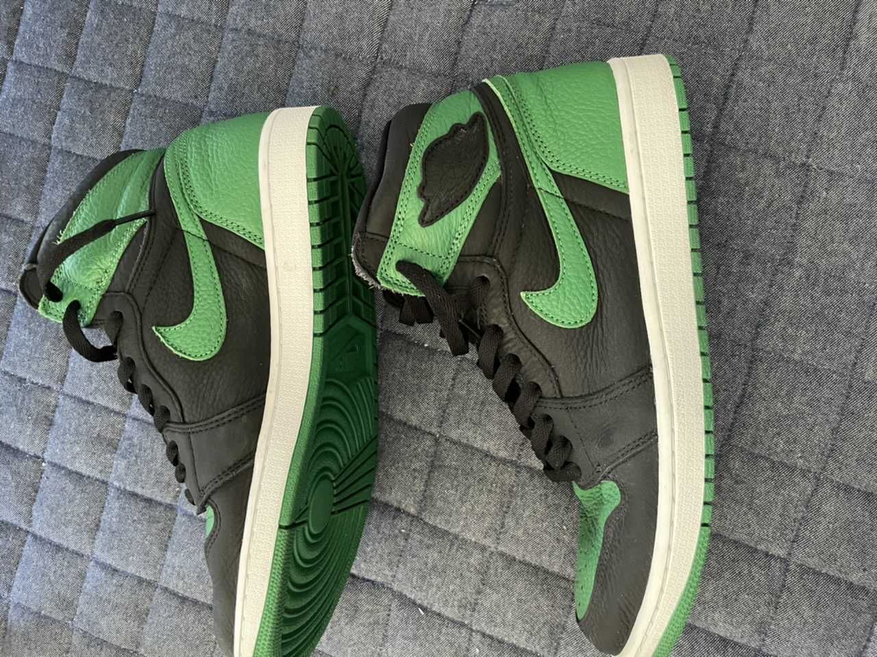 Nike Air Jordan 1 Retro High OG "Black/Pine Green" (2020)      