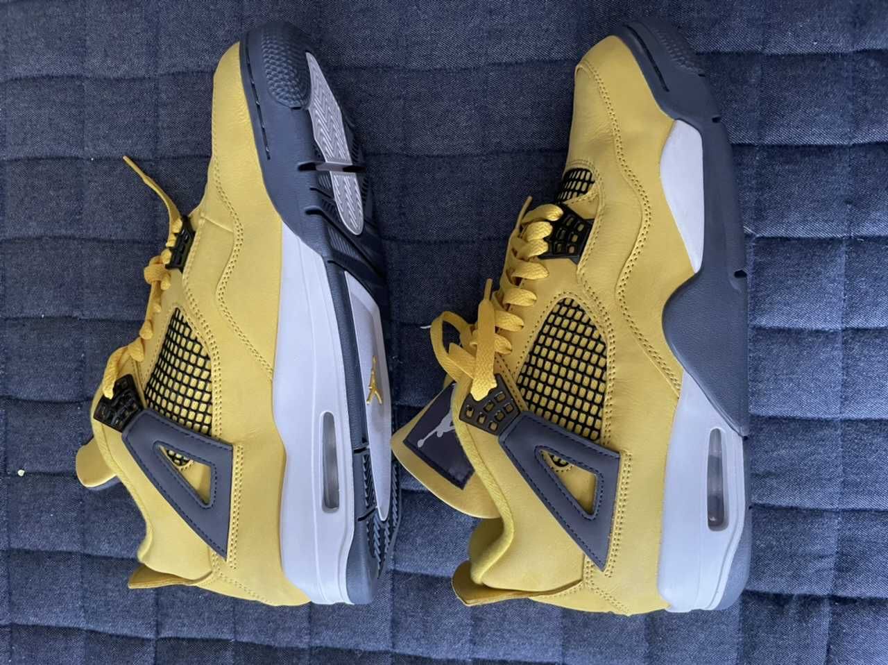 Nike Air Jordan 4 "Tour Yellow"