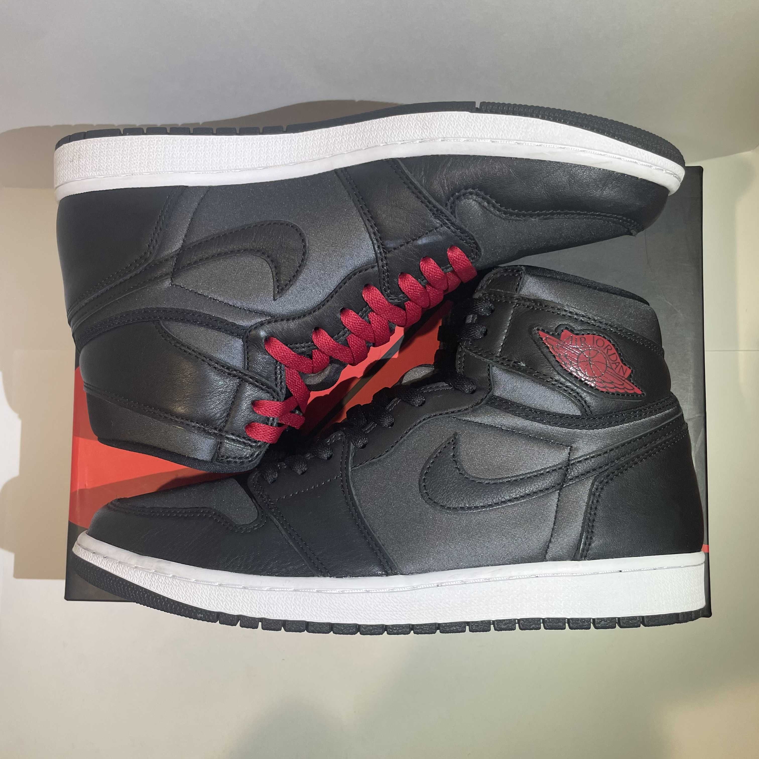 Nike Air Jordan 1 Retro High OG "Black/Metallic Silver/Gym Red"  