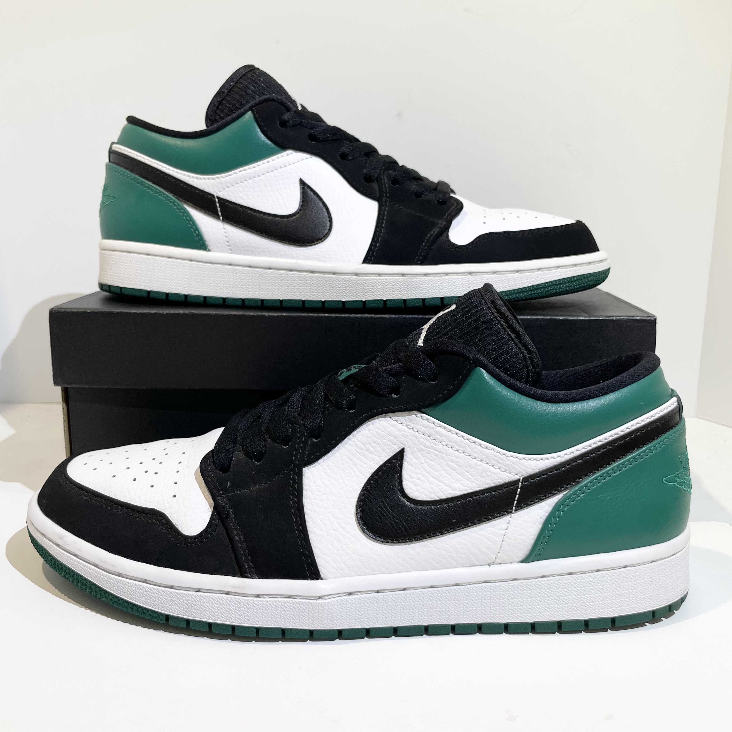 Nike Air Jordan 1 Low "White Black Mystic Green"