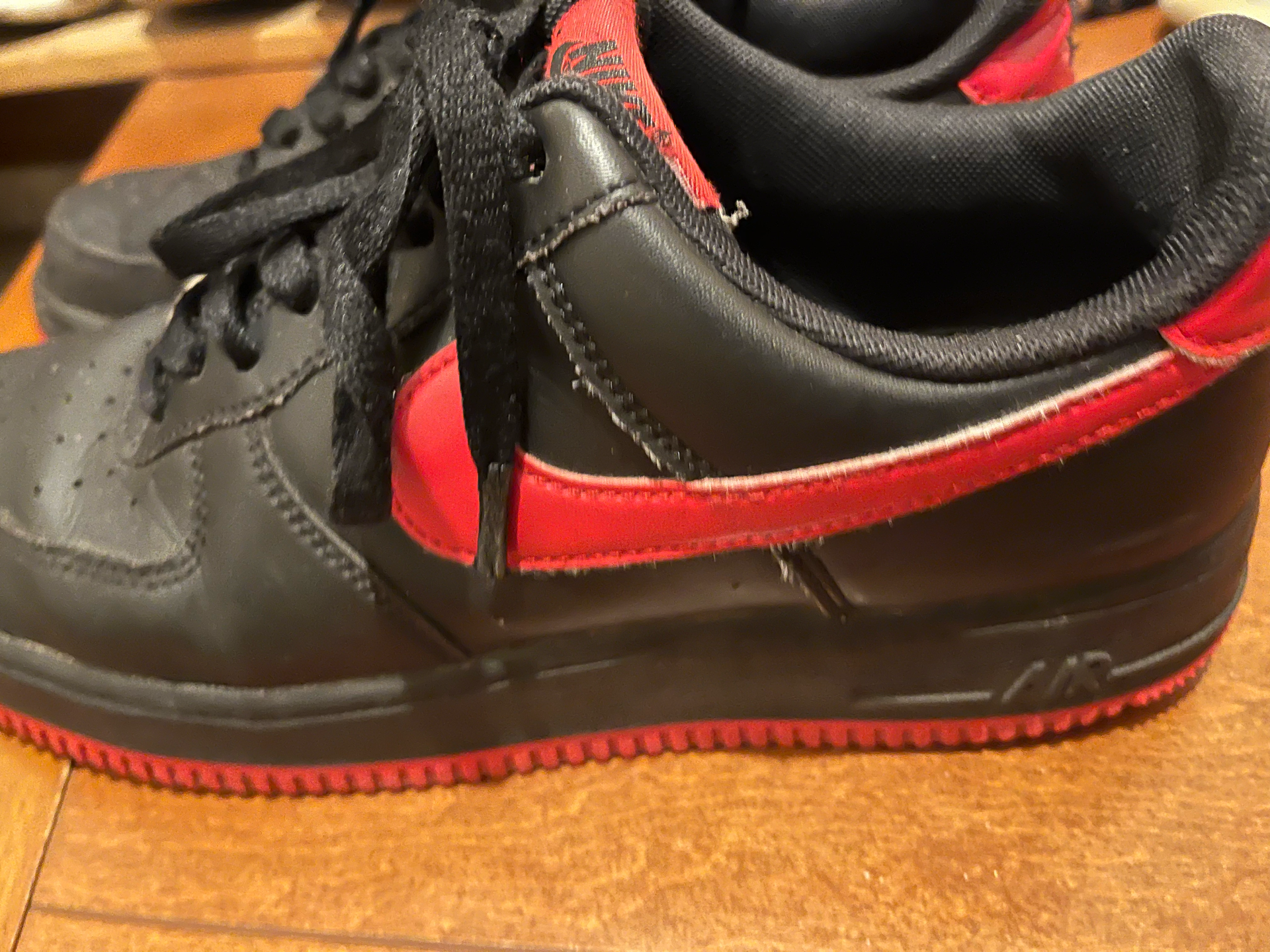 Nike Air Force 1 Low "Black/Red"