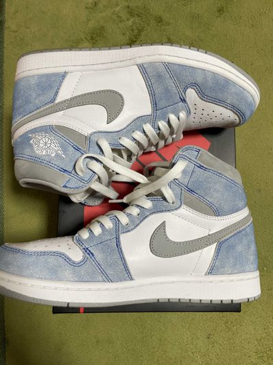 Nike Air Jordan 1 High OG "Hyper Royal"