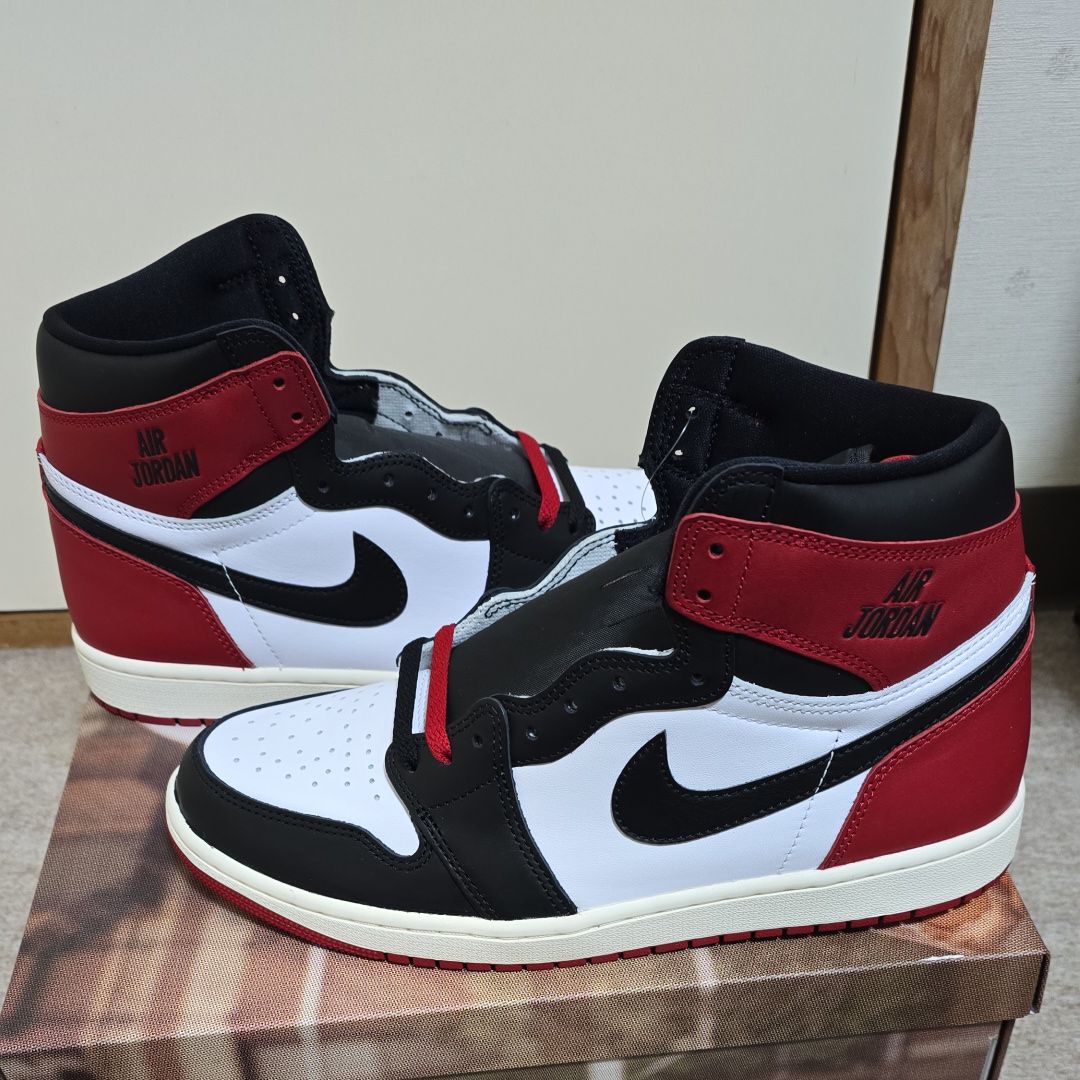 Nike Air Jordan 1 Retro High OG "Black Toe Reimagined"