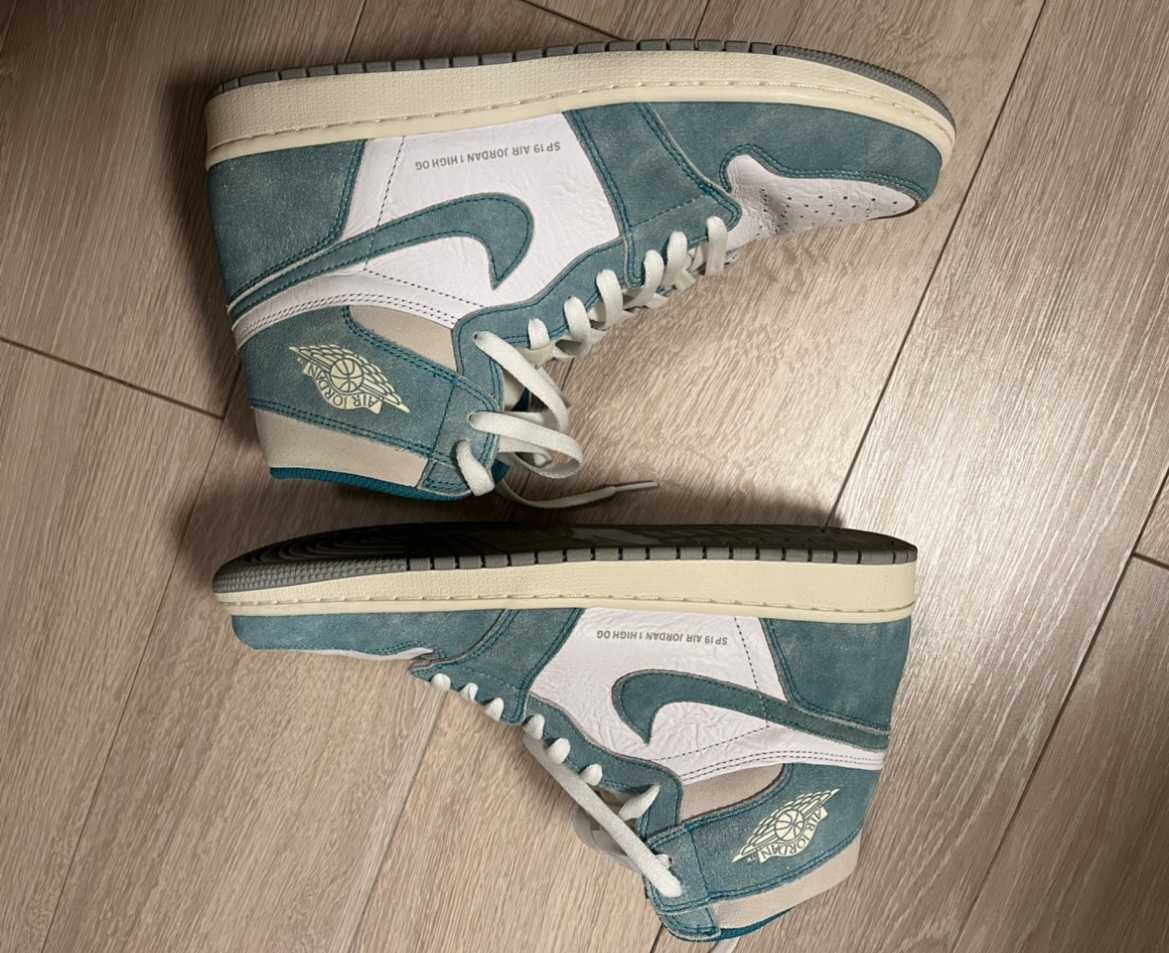 Nike Air Jordan 1 Retro High OG "Turbo Green"