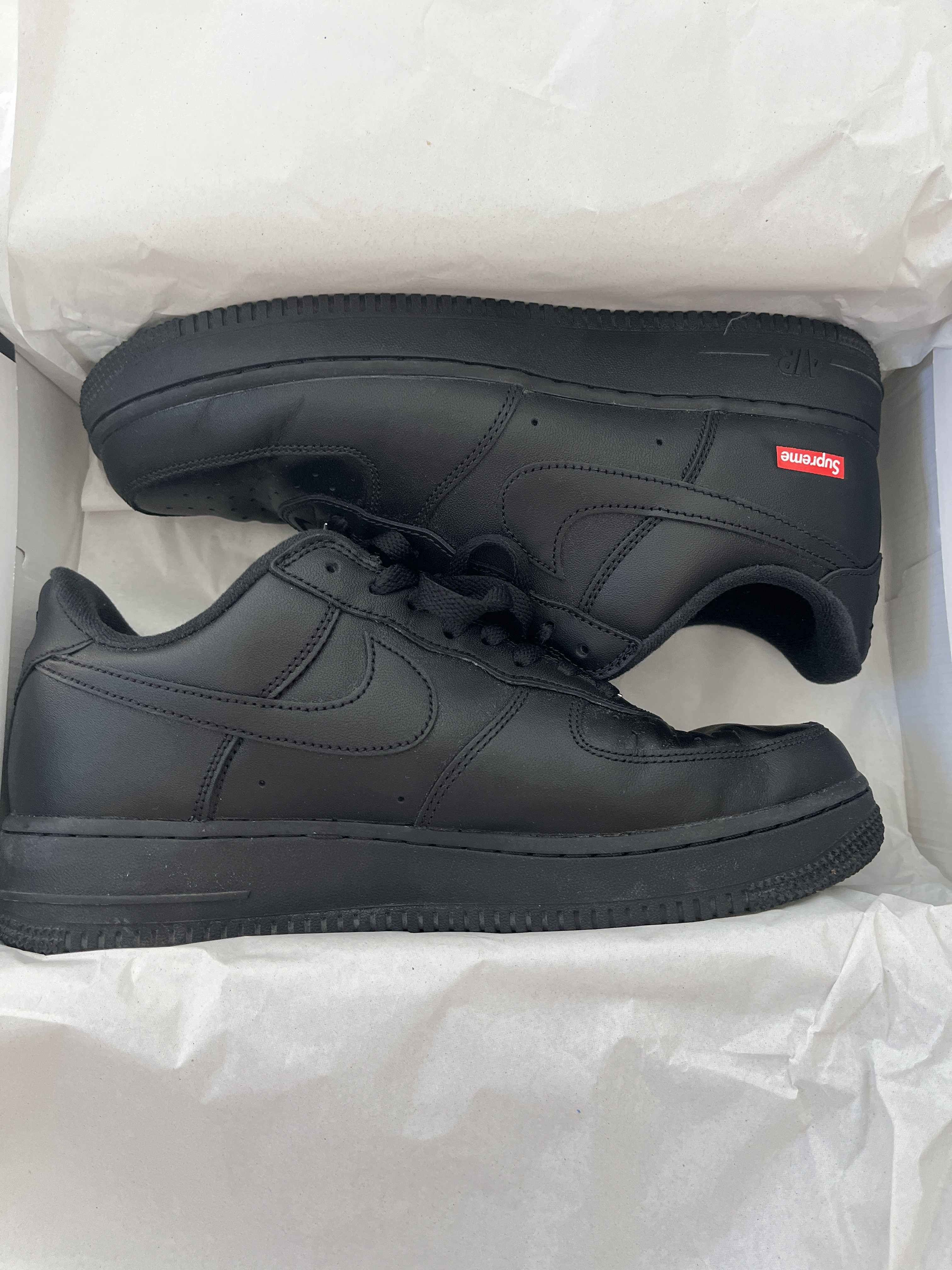 Supreme × Nike Air Force 1 Low "Black"