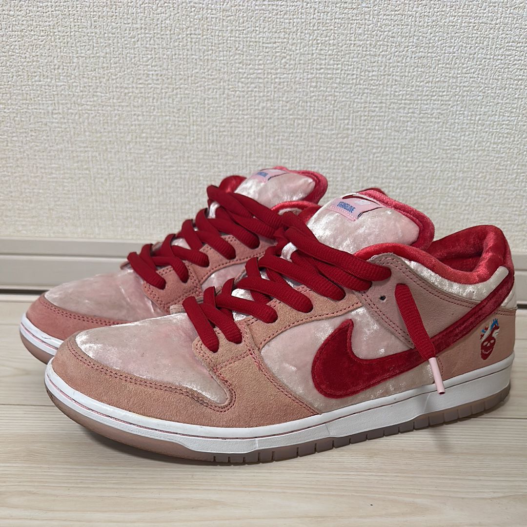 Strangelove × Nike SB Dunk Low "Valentine’s Day"