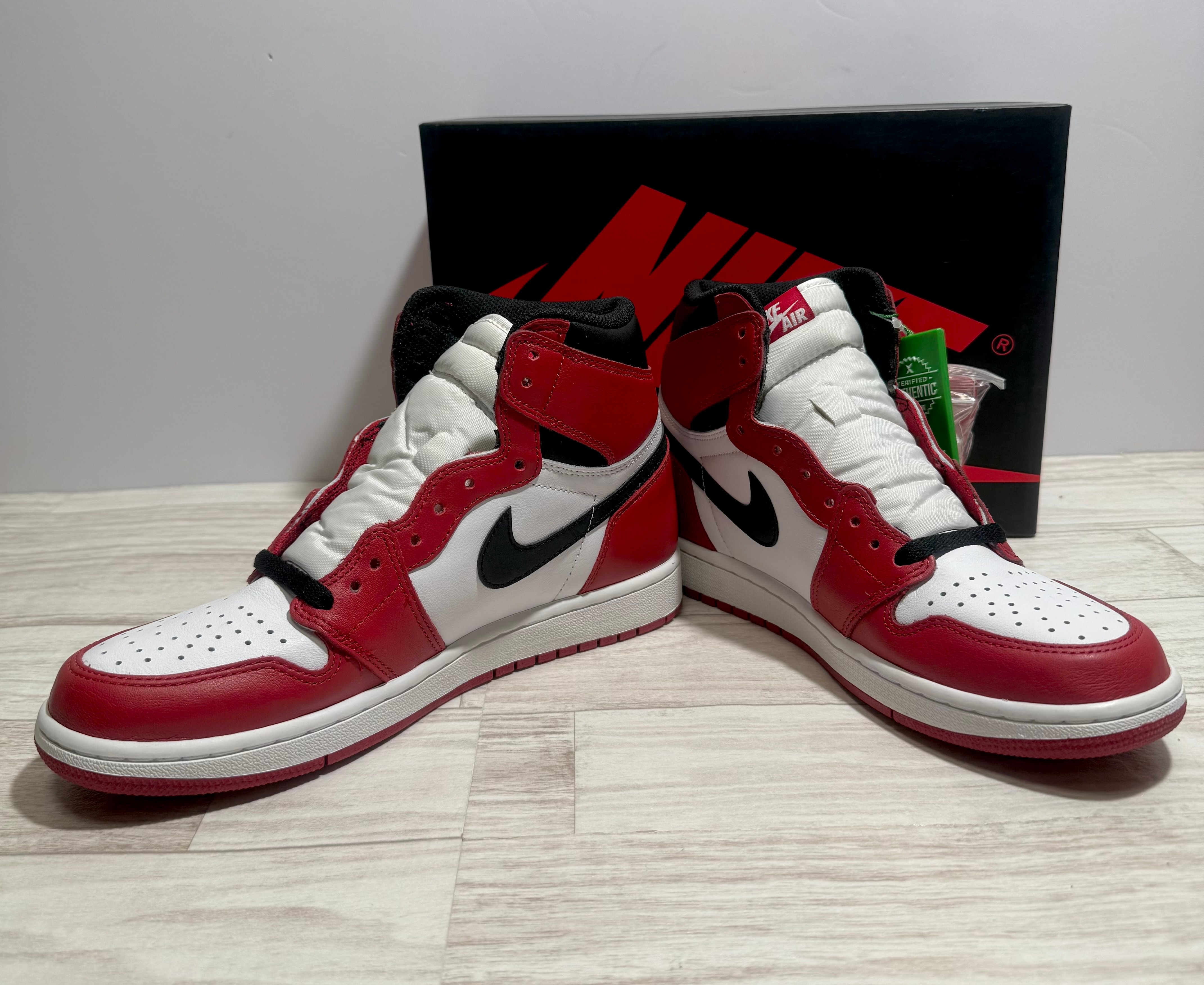 Nike Air Jordan 1 Retro High "Chicago" (2015)