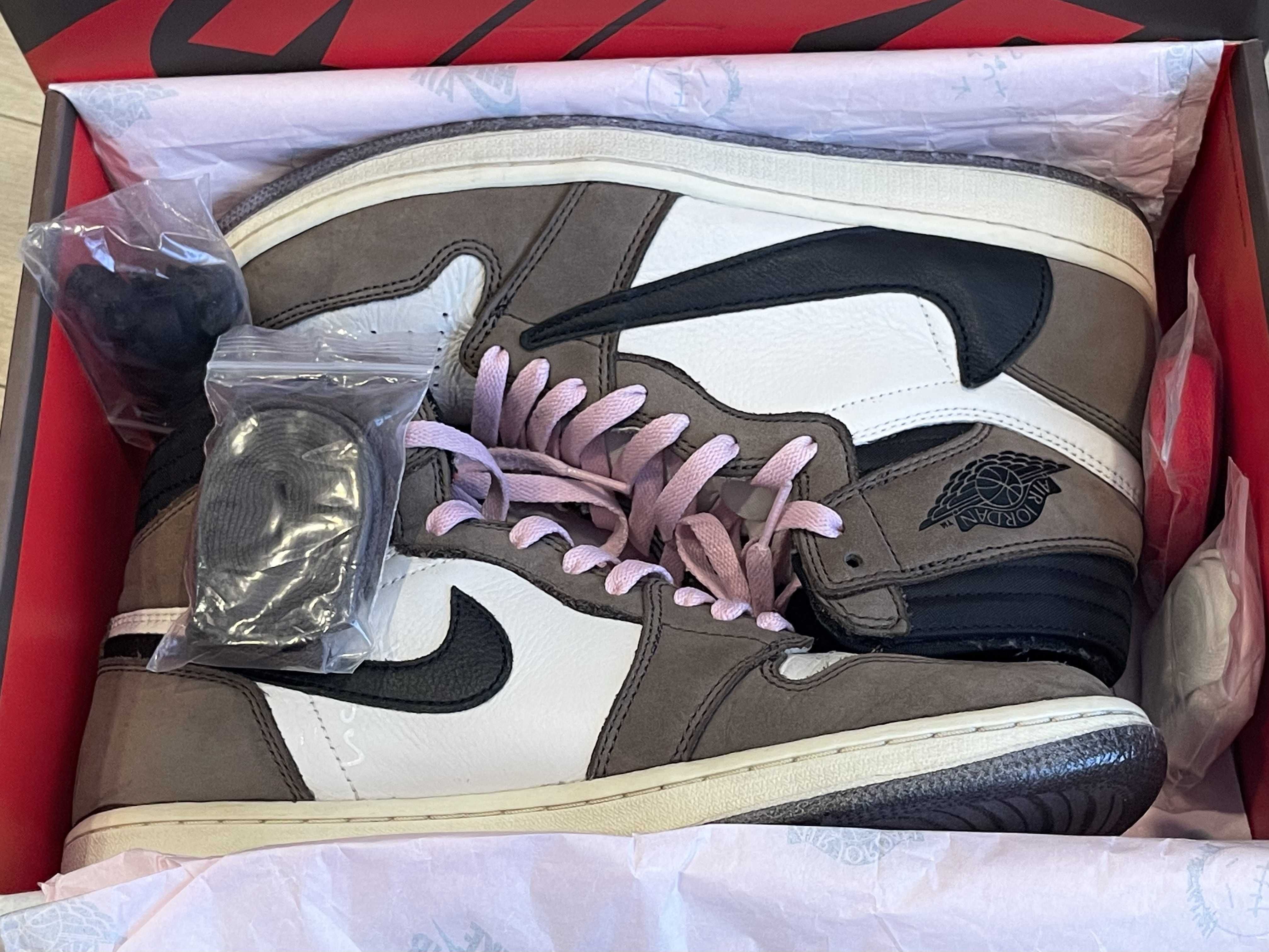 Travis Scott × Nike Air Jordan 1 Retro High OG TS SP "Sail/Dark Mocha"